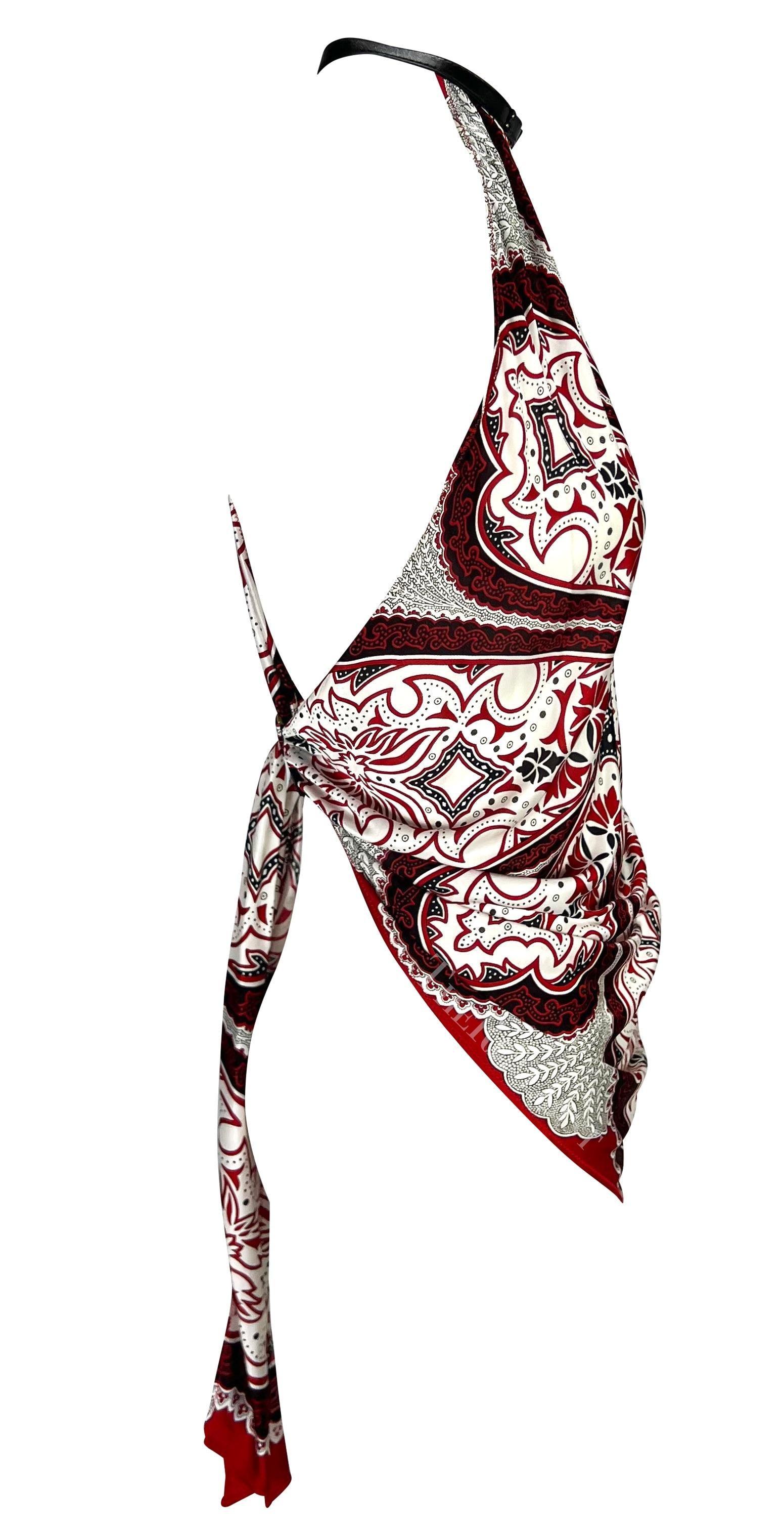 De las mujeres 2004 Cruise Gucci by Tom Ford Top de pañuelo rojo con estampado de cachemira y cuello alto sin espalda en venta