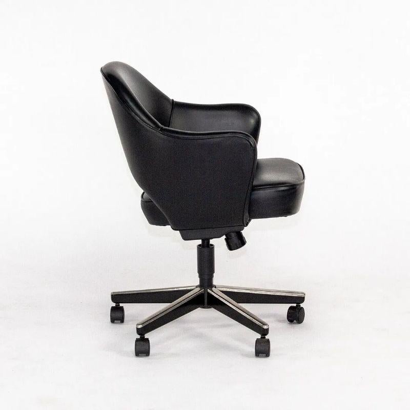 2004 Eero Saarinen for Knoll Executive Desk Chair w/ Rolling Base Black Leather In Good Condition For Sale In Philadelphia, PA