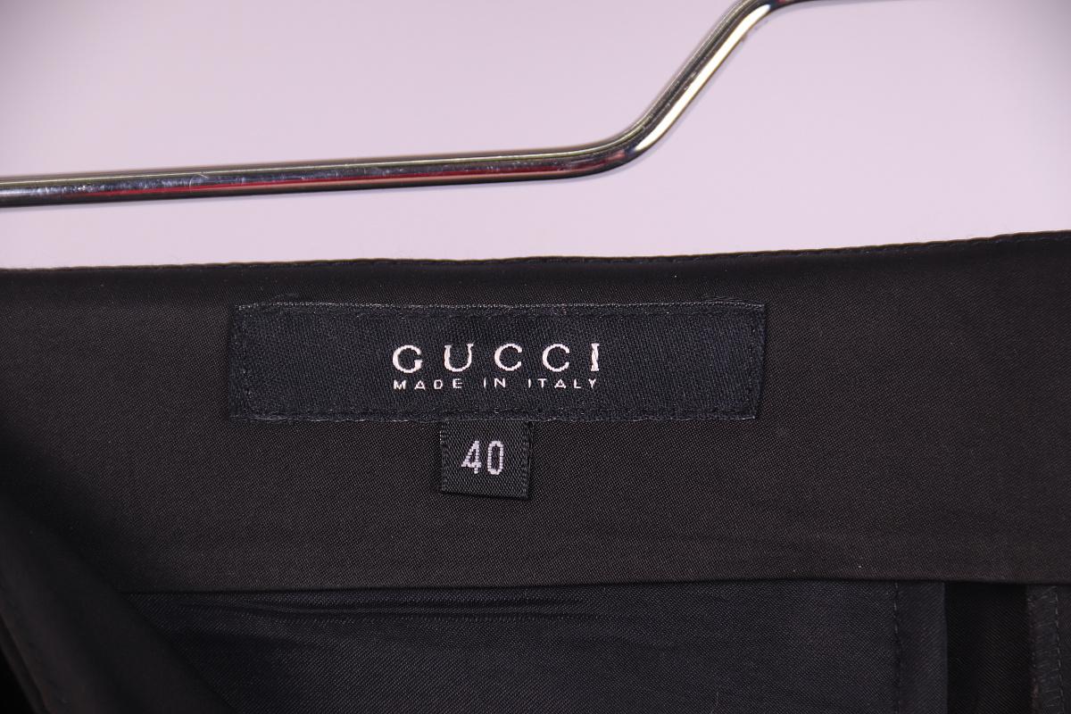 Gucci Tom Ford 2004 pants
size 40

condition excellent
Waist: 76 cm → 29.92 inches
Length: 111 cm → 43.70 inches
Inseam: 93 cm → 36.61 inches
Out (leg width): 22 cm → 8.66 inches
Hips: 90 cm → 35.43 inches