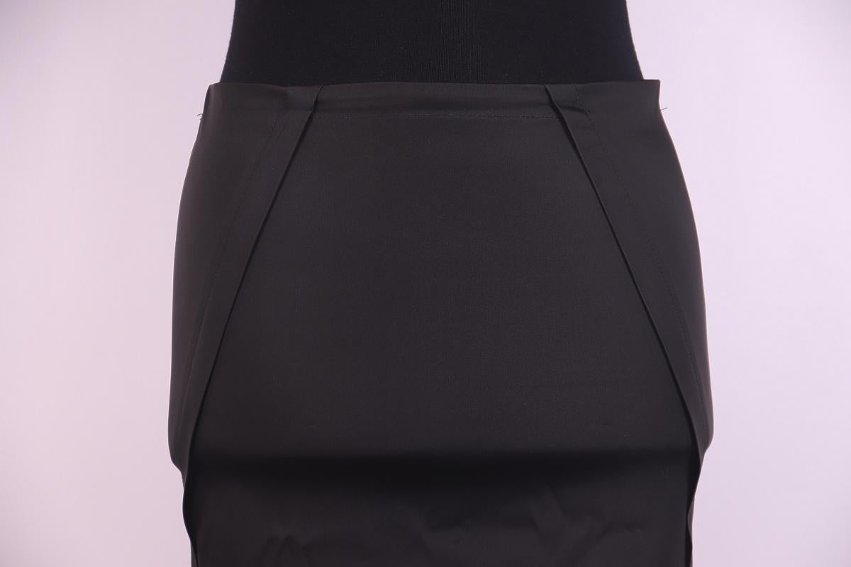 Falda Gucci Tom Ford 2004

talla 38

excelente estado

Cintura:
74 cm → 29.13 in

Longitud:
58 cm → 22.83 in

Caderas:
82 cm → 32.28 in