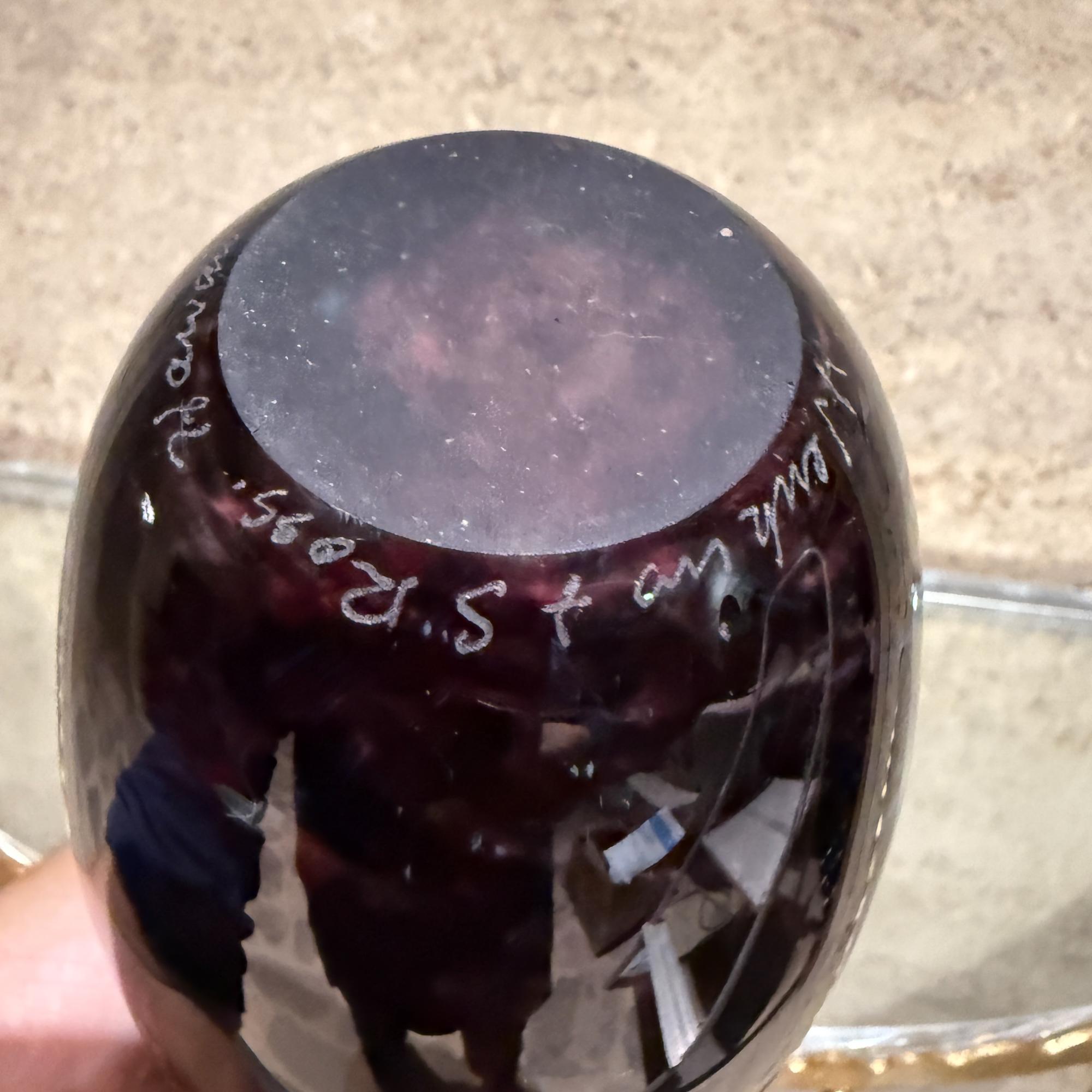 Vase d'art en verre d'Hawaï Big Island rouge et noir Hugh Jenkins + S. Ross, 2004 en vente 9