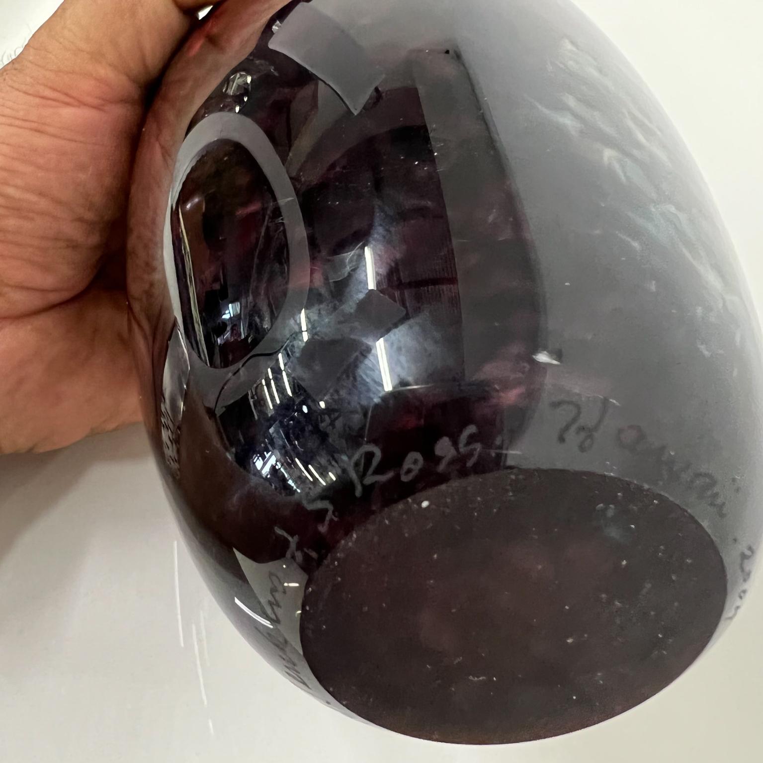 Vase d'art en verre d'Hawaï Big Island rouge et noir Hugh Jenkins + S. Ross, 2004 en vente 1