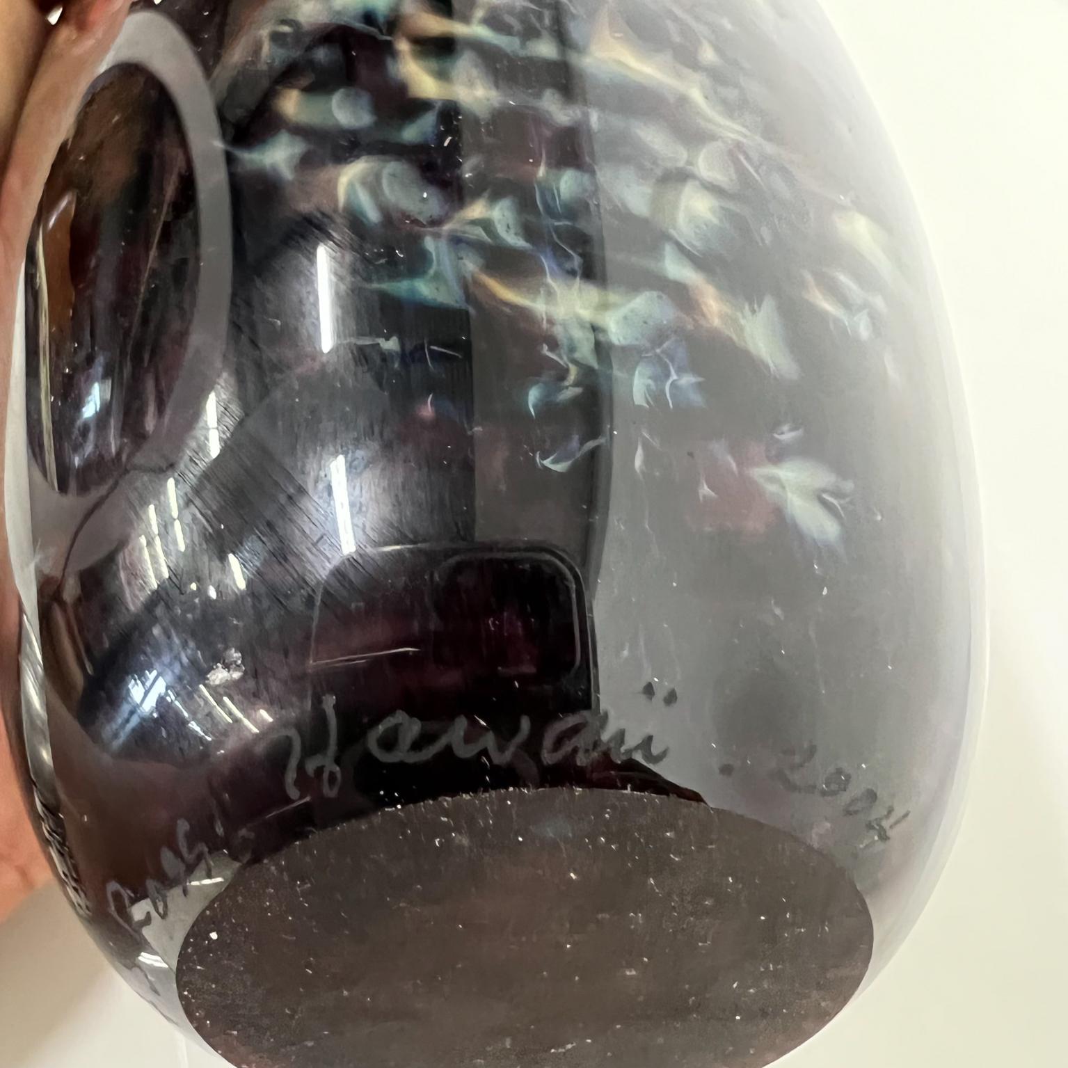 Vase d'art en verre d'Hawaï Big Island rouge et noir Hugh Jenkins + S. Ross, 2004 en vente 2