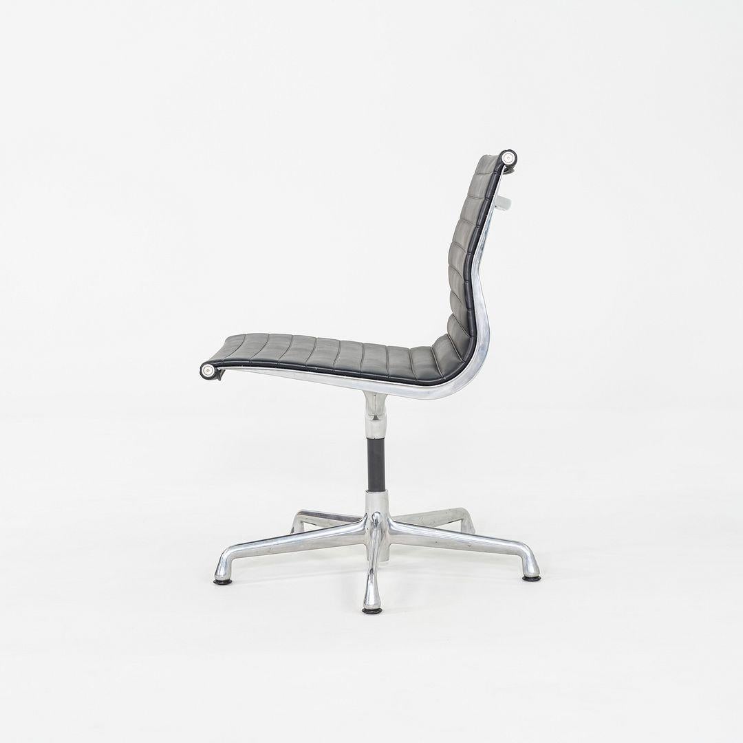 2004 Chaises d'appoint / de bureau en aluminium Aerman Miller avec piétements en bois de cerf en vente 3