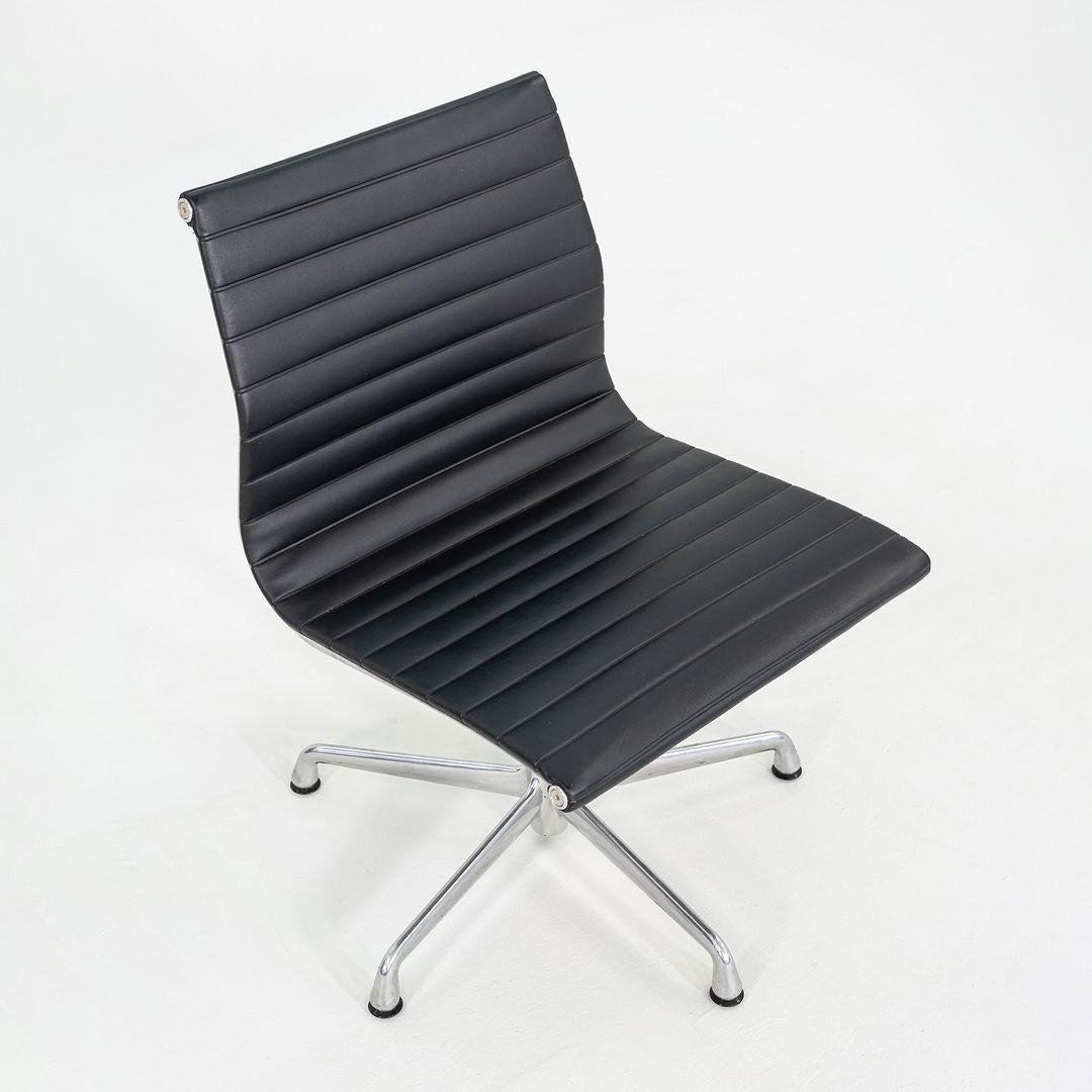 XXIe siècle et contemporain 2004 Chaises d'appoint / de bureau en aluminium Aerman Miller avec piétements en bois de cerf en vente