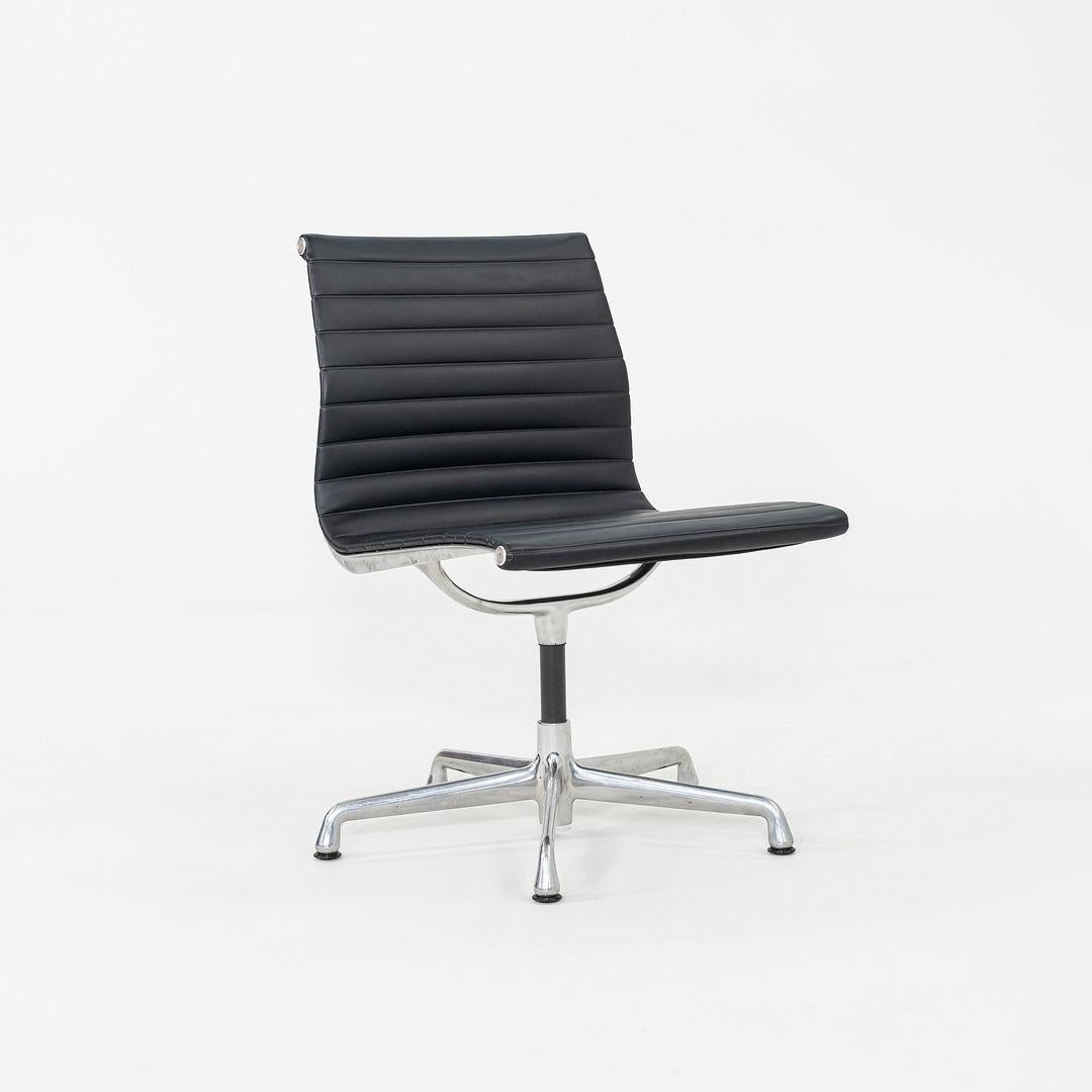Aluminium 2004 Chaises d'appoint / de bureau en aluminium Aerman Miller avec piétements en bois de cerf en vente