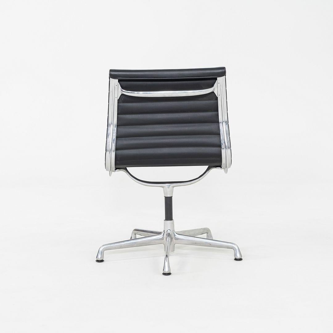 2004 Chaises d'appoint / de bureau en aluminium Aerman Miller avec piétements en bois de cerf en vente 2
