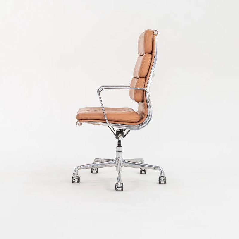 2004 Herman Miller Eames Soft Pad Executive-Schreibtischstühle aus braunem Leder im Angebot 2