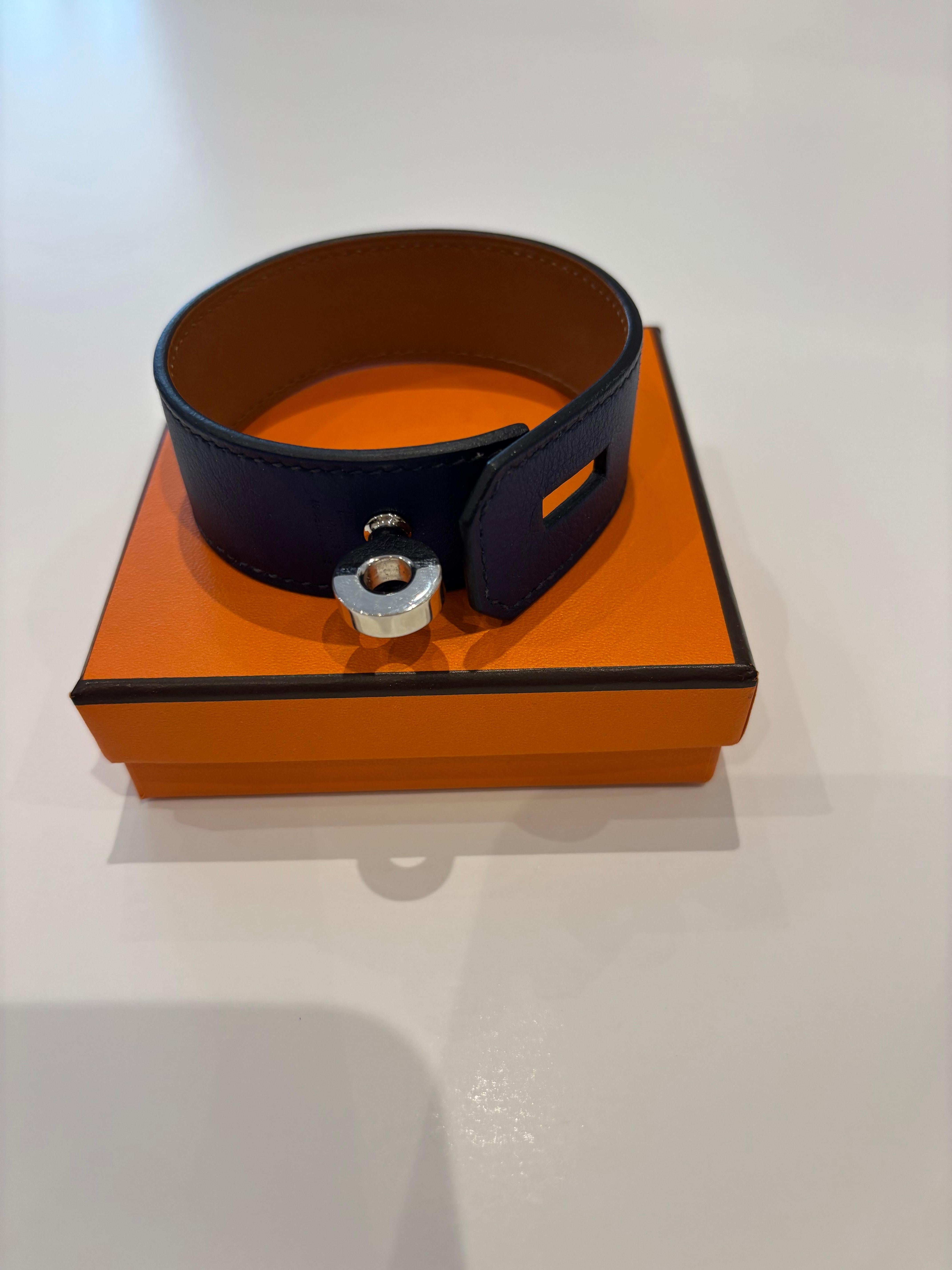 2004 HERMES Braccialetto Hip Hop blu navy con placcatura in palladio e scatola In condizioni buone in vendita a Port Hope, ON