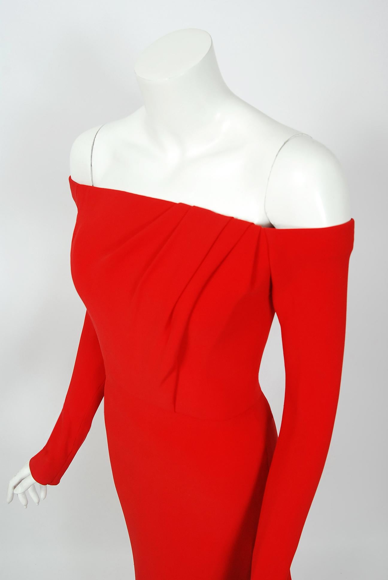  Robe vintage à épaules dénudées en soie rouge Jean-Louis Scherrer Couture, 2004 Pour femmes 