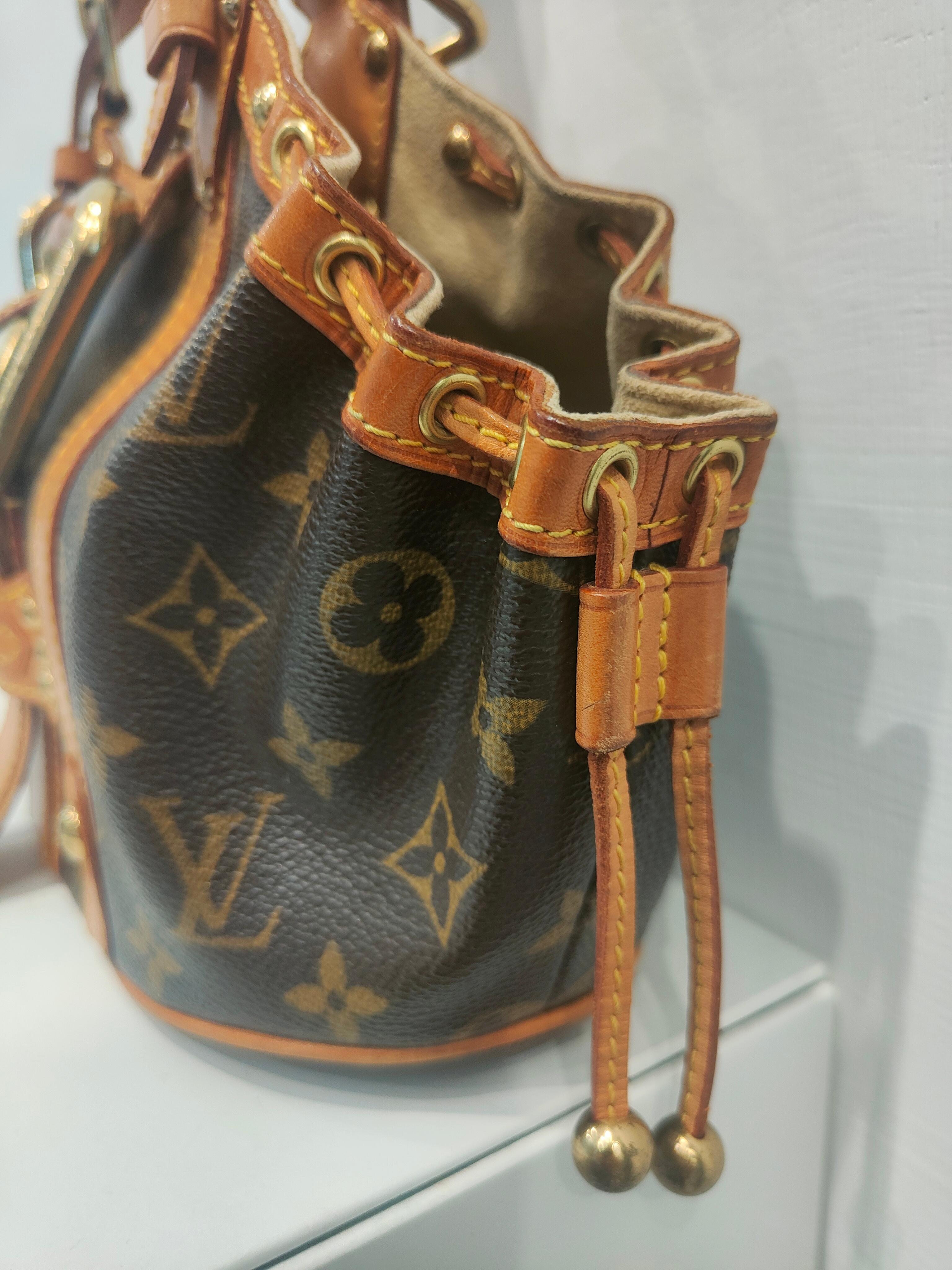 2004 Louis Vuitton Theda handlebag 3
