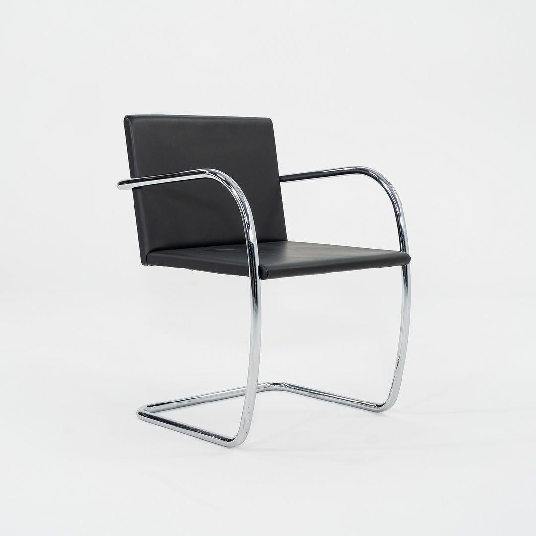 Moderno 2004 Mies van der Rohe per Knoll Poltrona da pranzo Brno a pad sottile in pelle nera in vendita