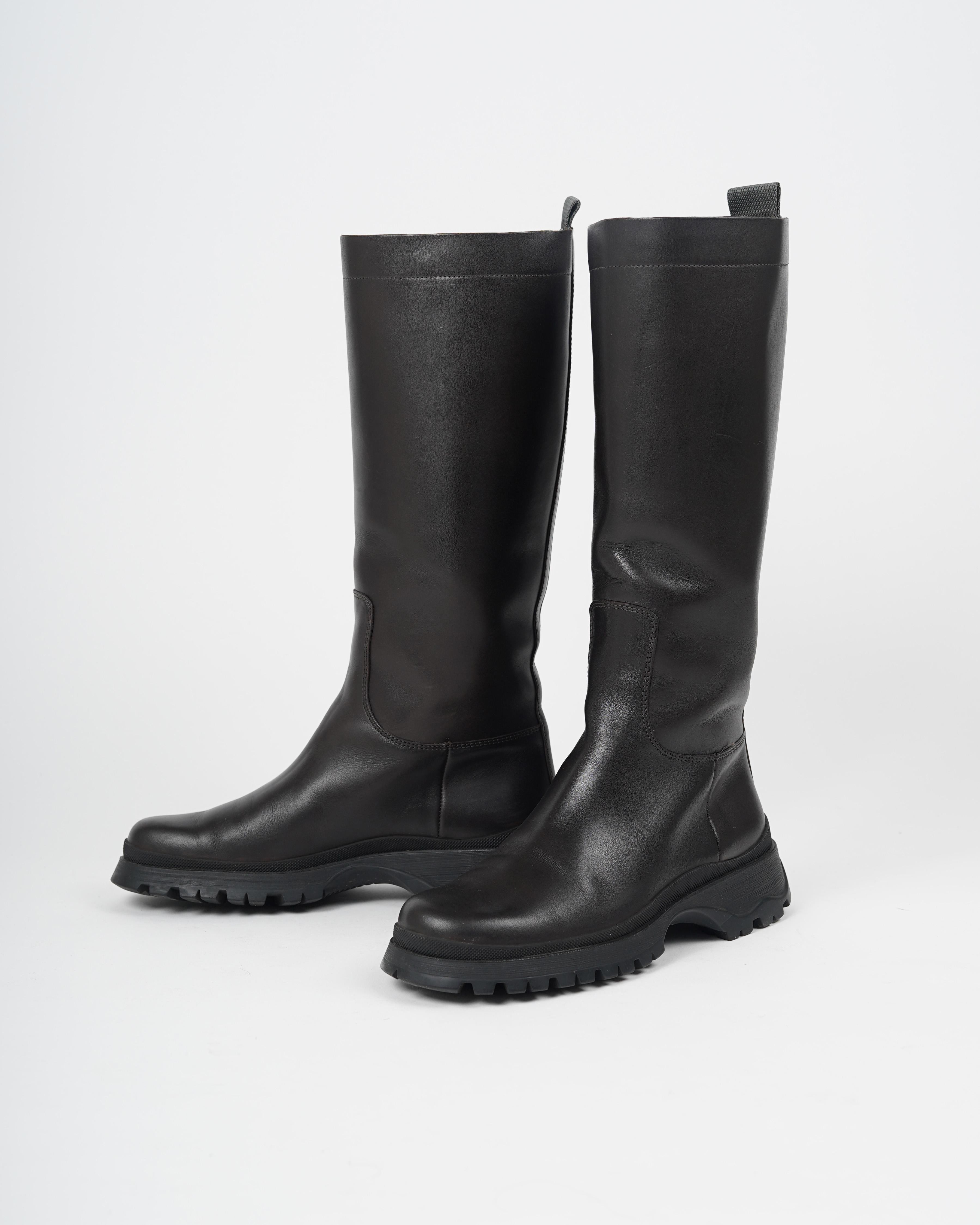 2004 Prada Ebony Napa Leather Lug-sole Boots Size 37 For Sale 2