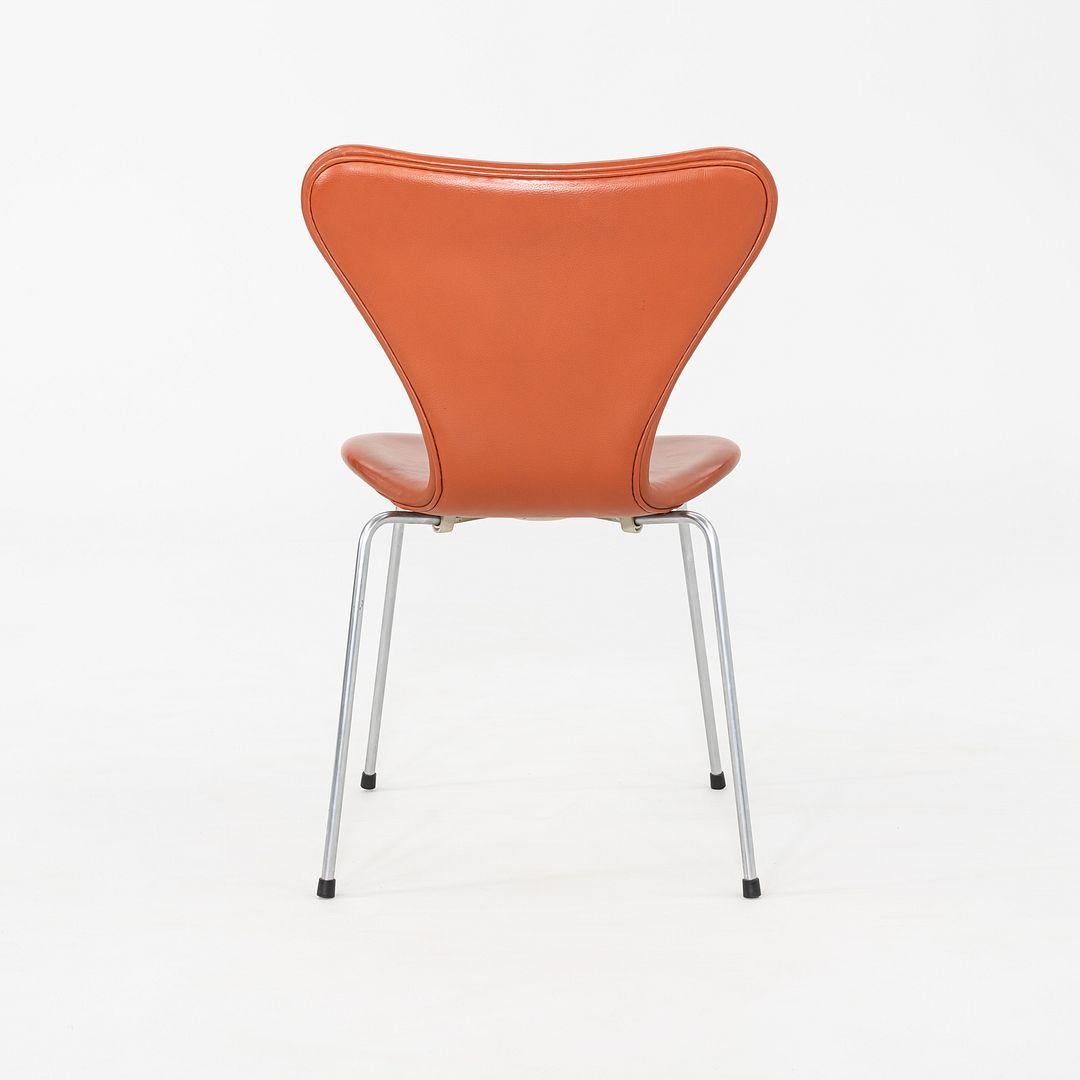 2004 Set of Four Arne Jacobsen for Fritz Hansen Series 7 Dining Chairs Leather For Sale 3