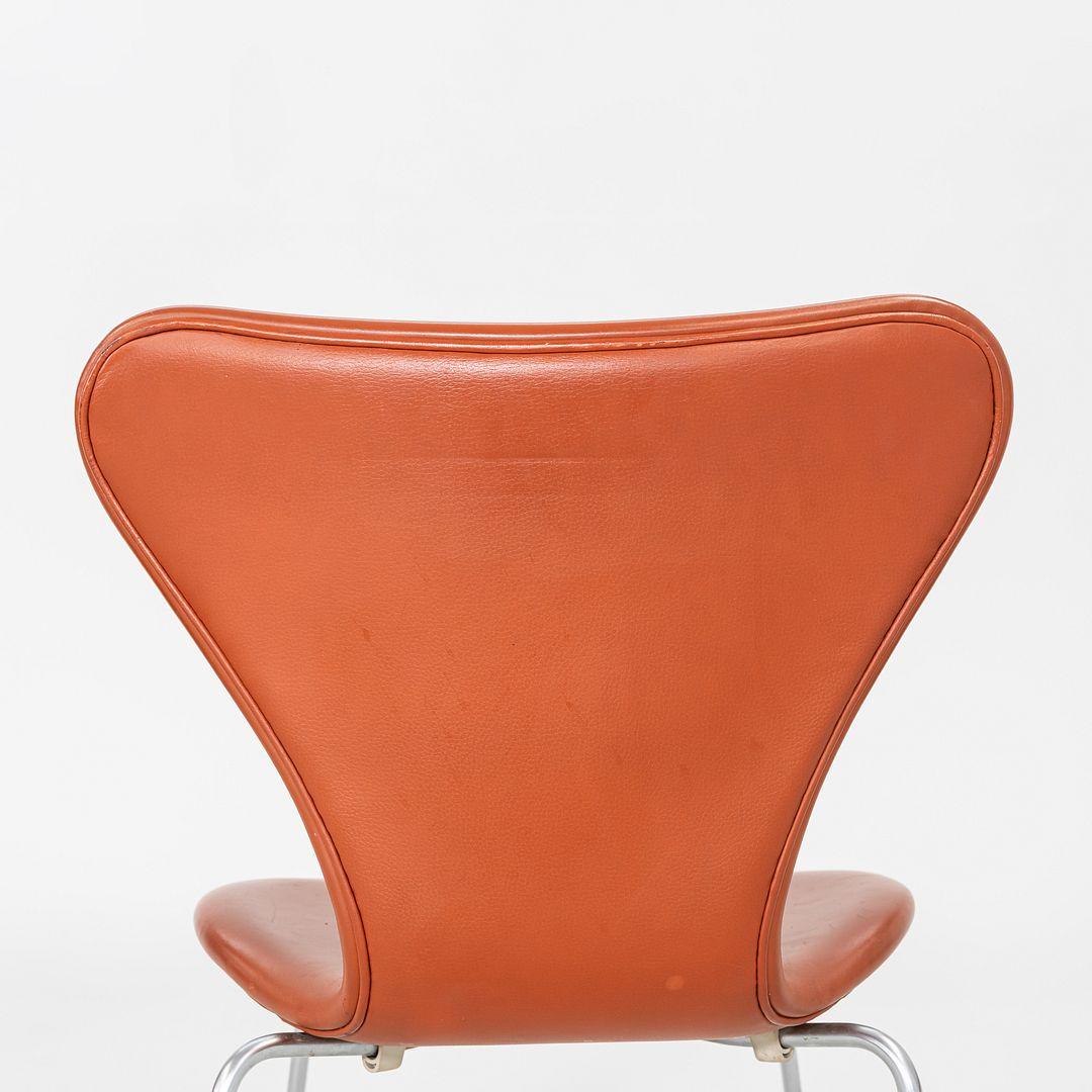 2004 Set of Four Arne Jacobsen for Fritz Hansen Series 7 Dining Chairs Leather For Sale 2