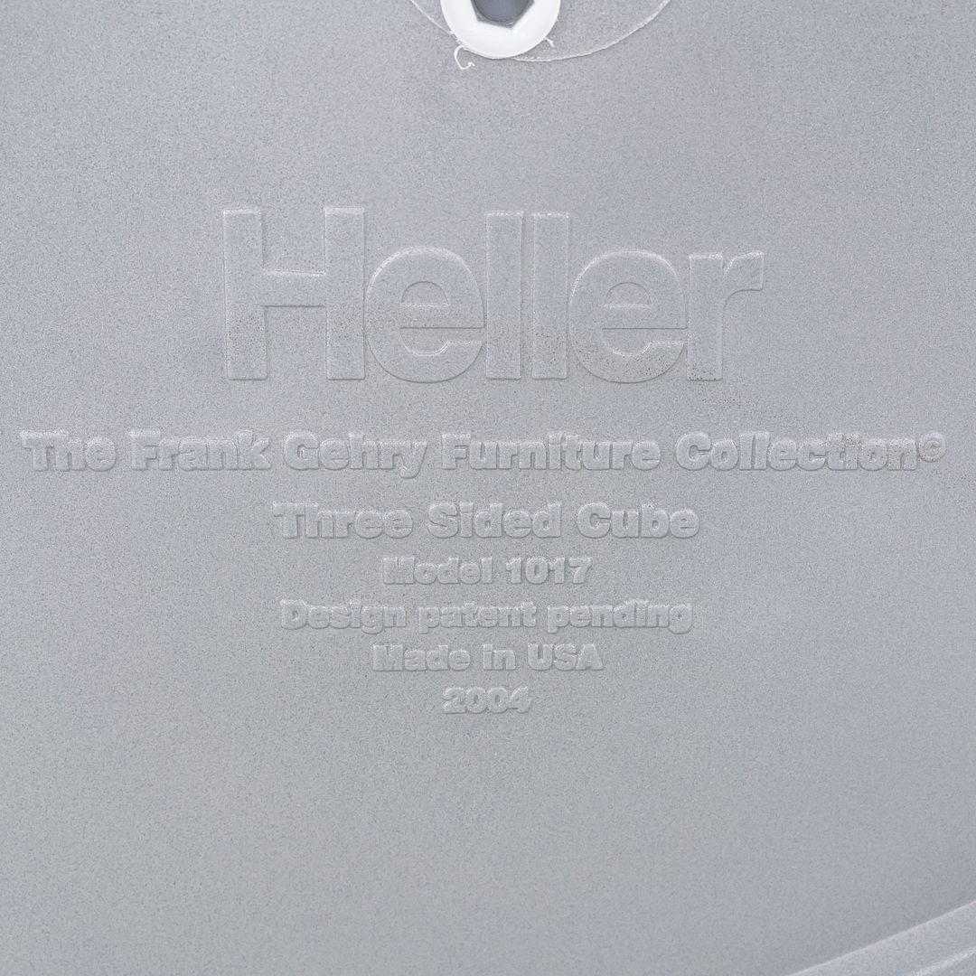 2004 Dreiseitiger Würfel Modell 1017 von Frank Gehry für Heller Frank Gehry Furniture 6