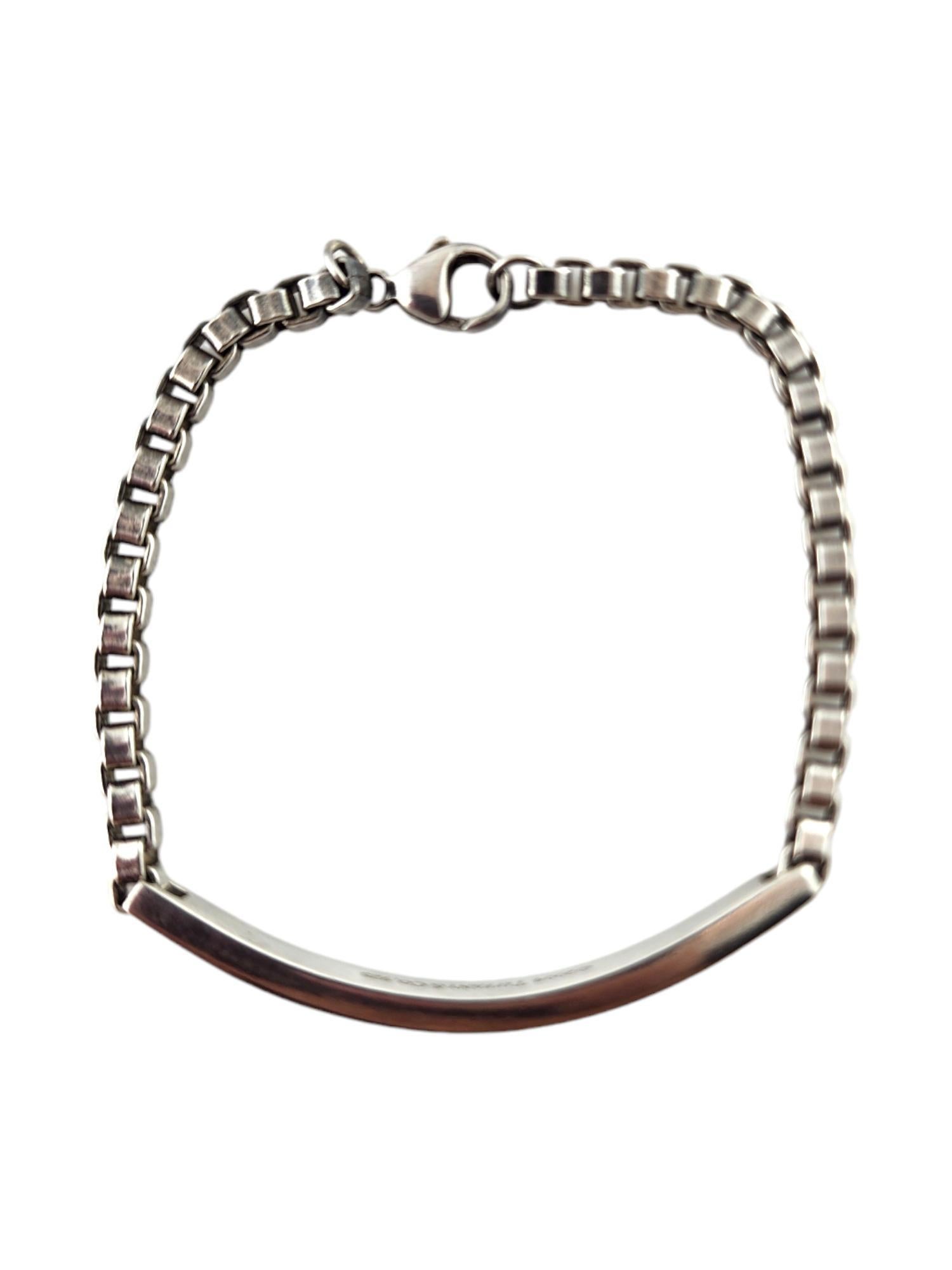2004 Tiffany & Co. Sterling silver Venetian Link I.D. Bracelet

This beautiful venetian link I.D bracelet is crafted from sterling silver by amazing designer Tiffany & Co!

Size: up to 7