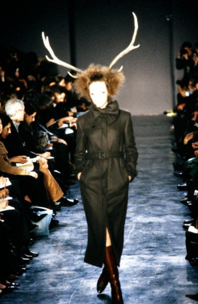 2004 VIKTOR & ROLF abrigo RUNWAY de algodón cepillado con cuello de lazo 7