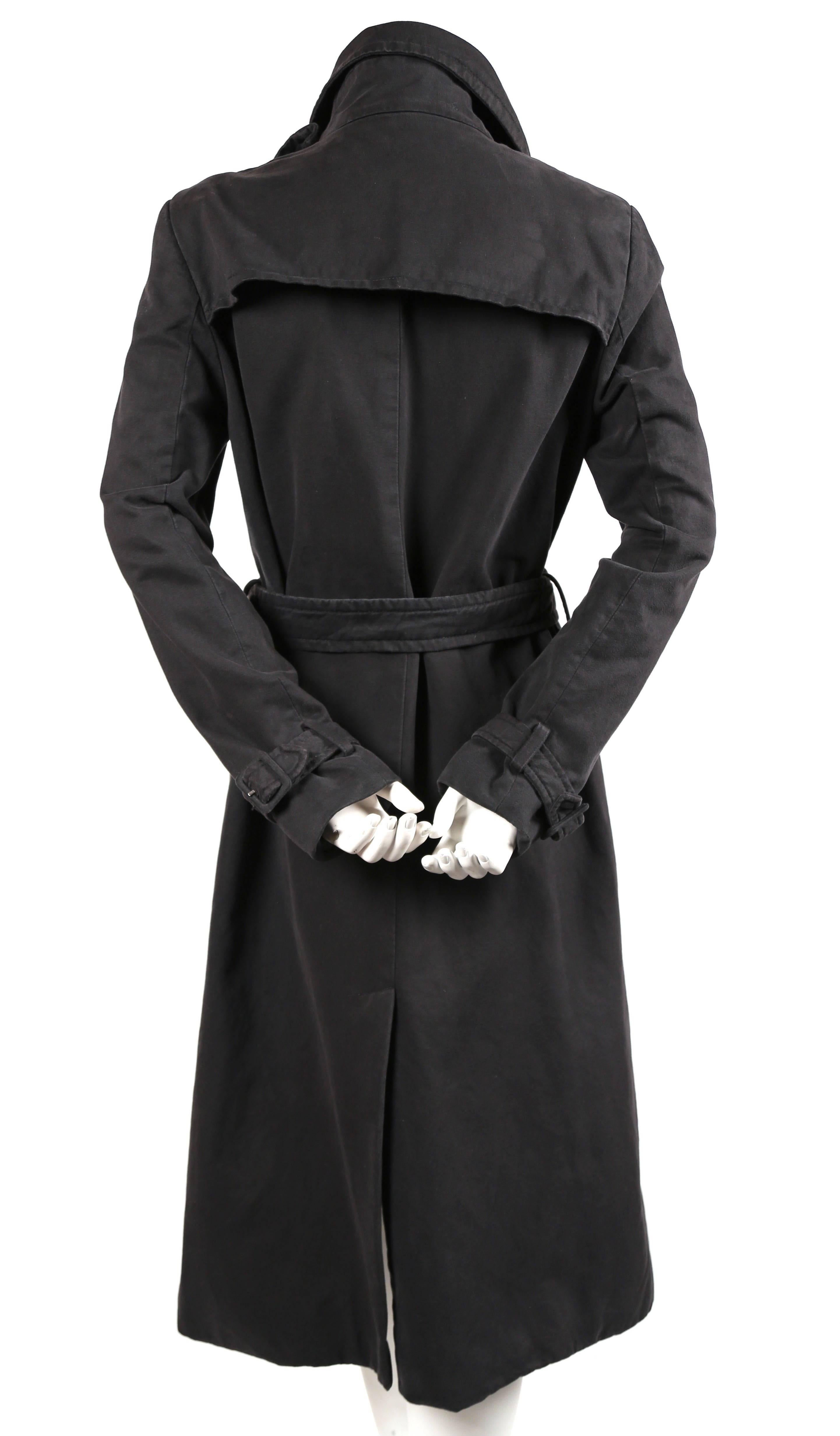 Women's 2004 VIKTOR & ROLF brushed cotton RUNWAY coat with bow collar For Sale