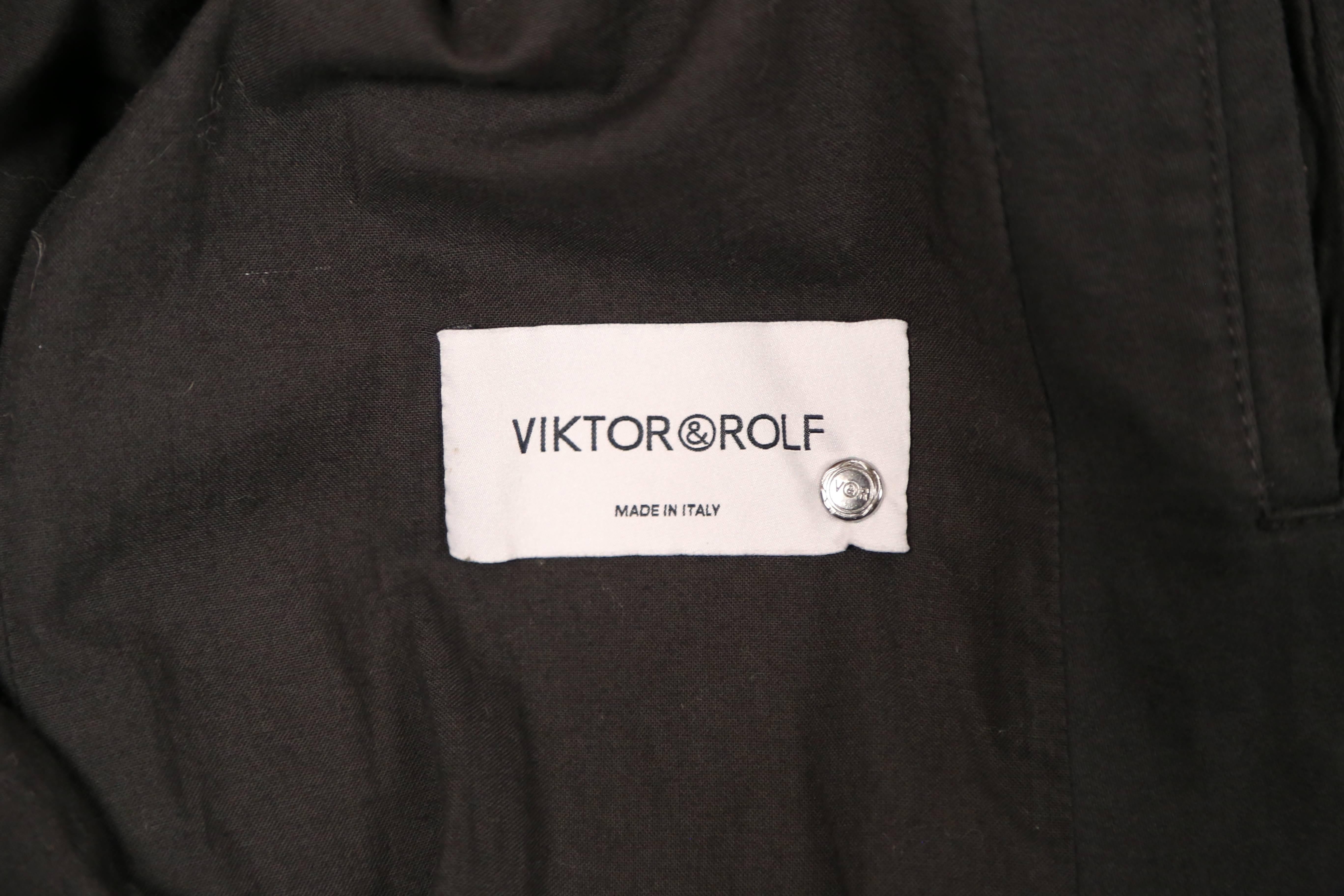 2004 VIKTOR & ROLF brushed cotton RUNWAY coat with bow collar  For Sale 2