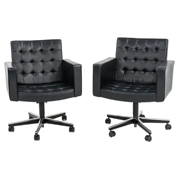 2004 Vincent Cafiero for Knoll Black Leather Executive Desk Chair, Model 180SPS.
