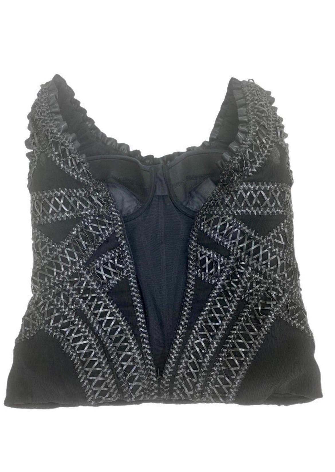 Haut à corset vintage Alexander McQueen en soie et cuir noir, 2004 Pour femmes en vente
