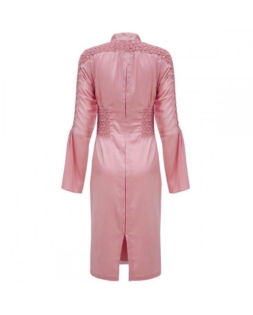 2004 Vintage Tom Ford für Gucci Rystal verschönertes rosa Seidenkleid NEU! Größe 40 Damen im Angebot