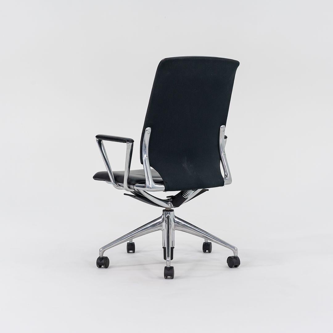 2004 Vitra Meda Desk Chair by Alberto Meda in Black Leather with Fabric Back In Good Condition For Sale In Philadelphia, PA