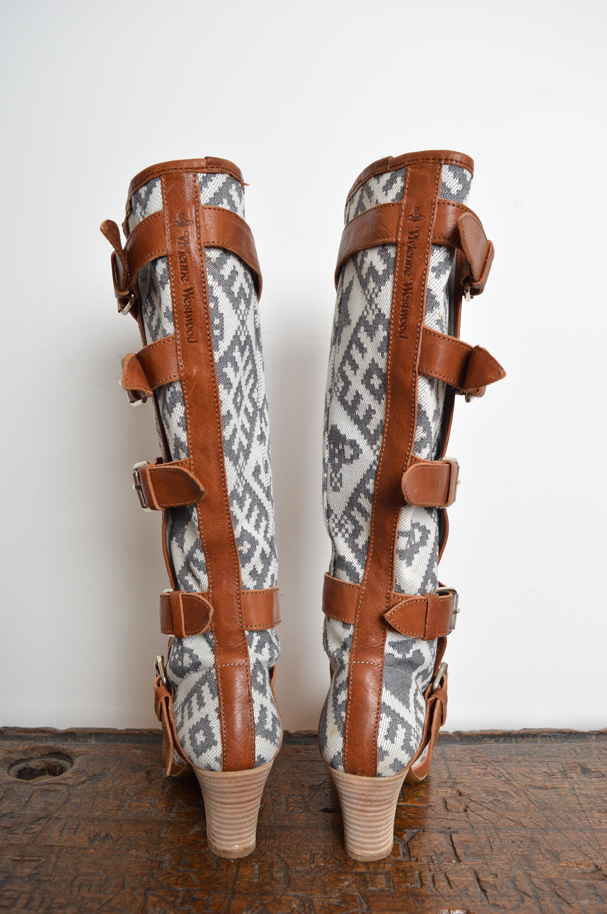 2004 Vivienne Westwood Botas de piel con tacón pirata y tapicería EU 40 / UK 6.5 en venta 6