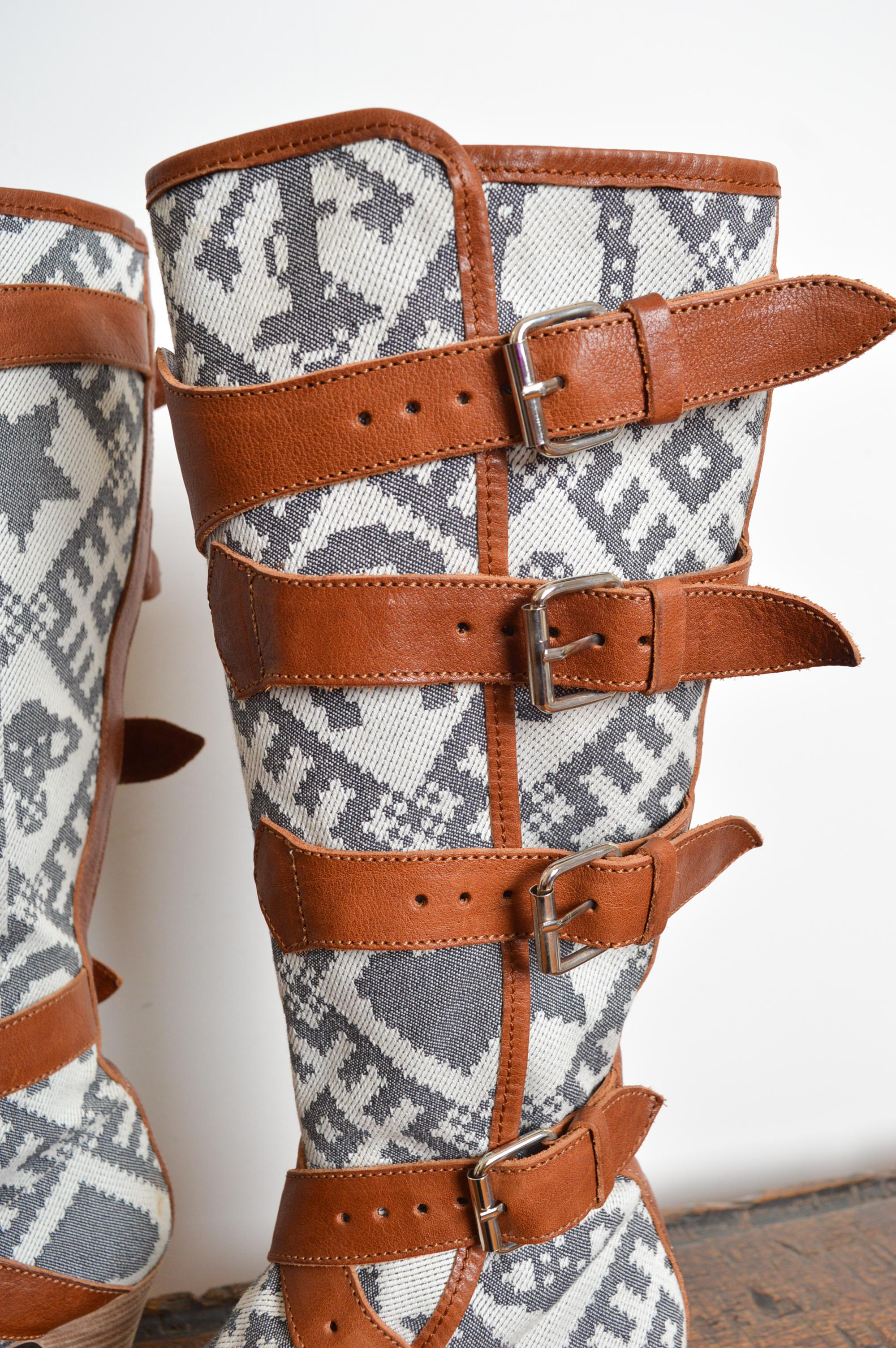 2004 Vivienne Westwood Botas de piel con tacón pirata y tapicería EU 40 / UK 6.5 Marrón en venta