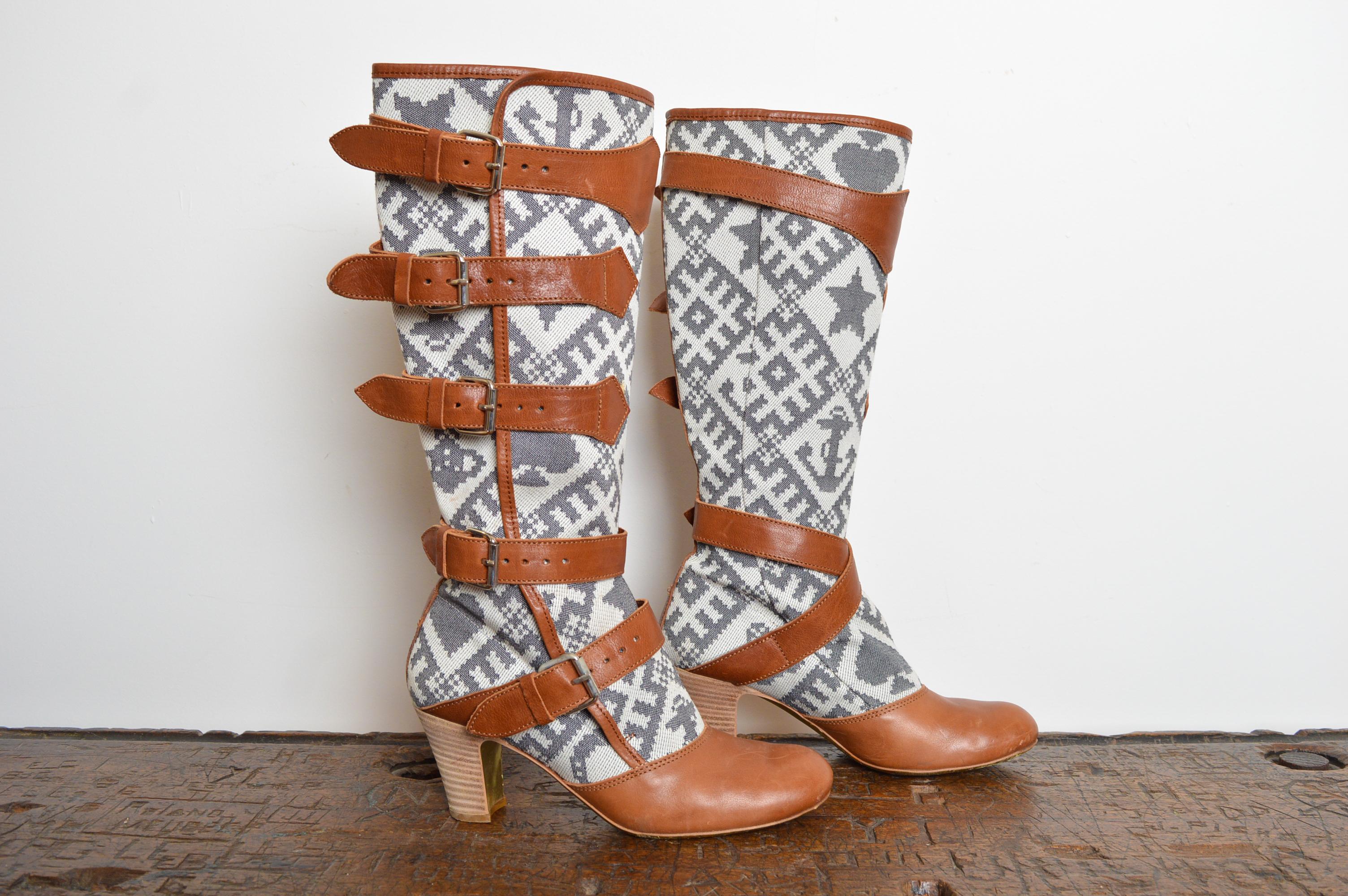 2004 Vivienne Westwood Botas de piel con tacón pirata y tapicería EU 40 / UK 6.5 en venta 2
