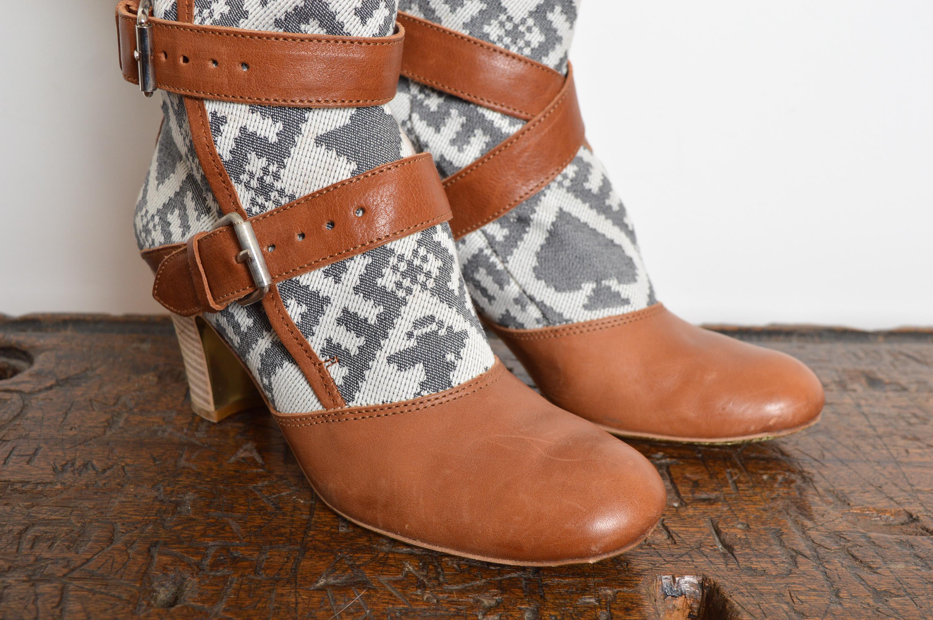 2004 Vivienne Westwood Botas de piel con tacón pirata y tapicería EU 40 / UK 6.5 en venta 3