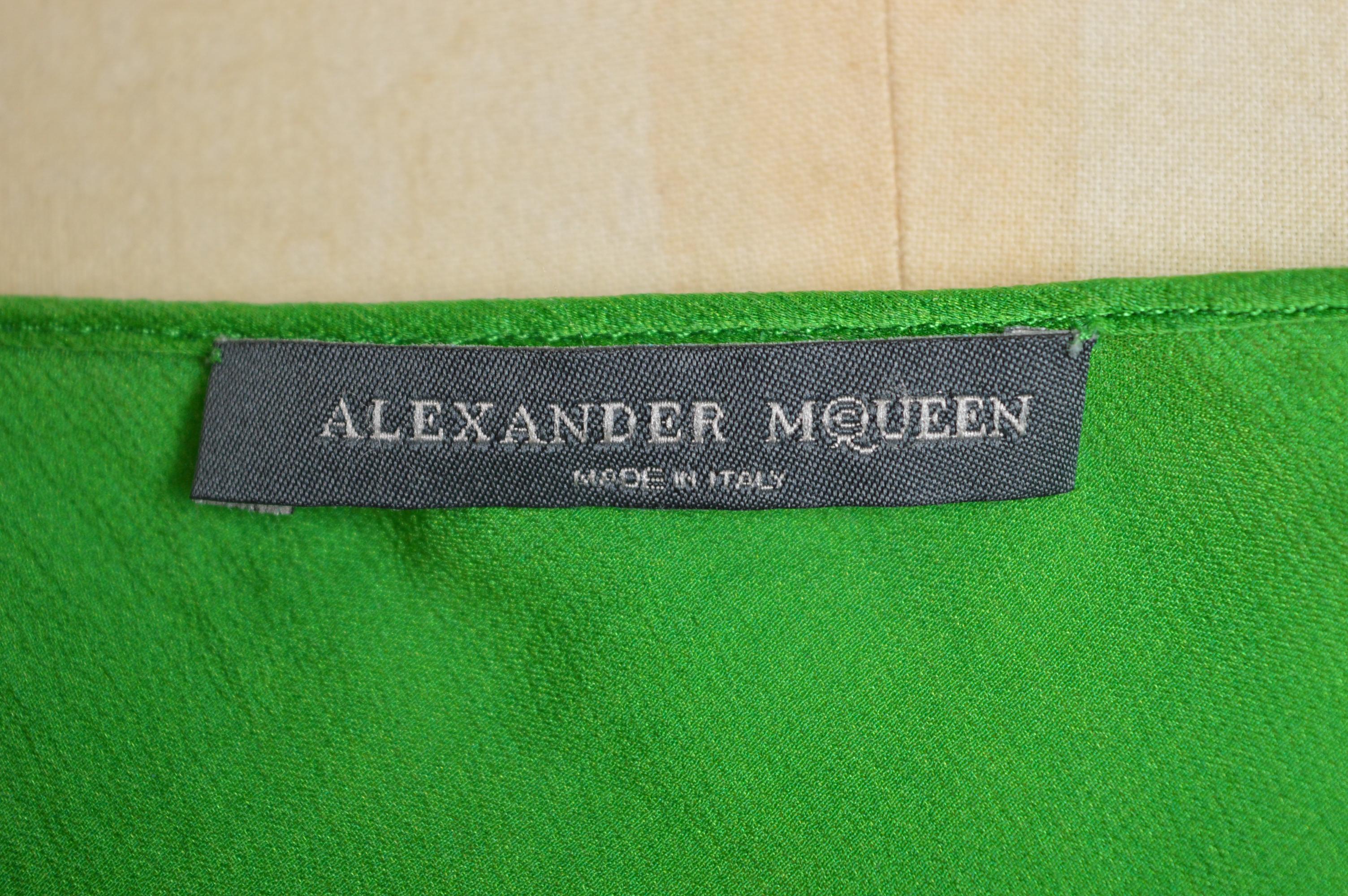 2005 Alexander McQueen Camiseta de tirantes con camisola de seda verde manzana - Chaleco en venta 2