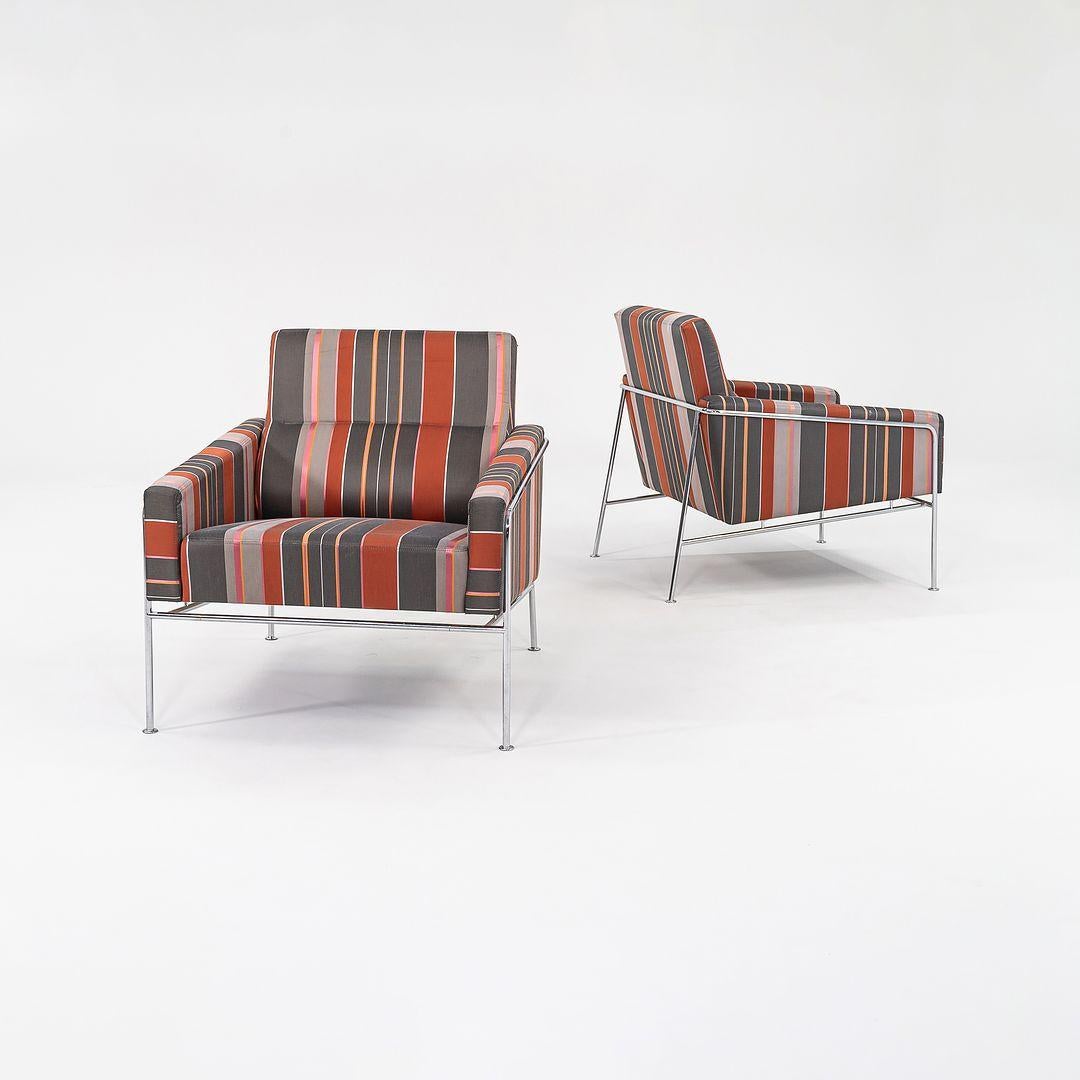 2005 Arne Jacobsen Serie 3300 Easy Loungesessel in Orange-grau gestreiftem Stoff im Zustand „Gut“ im Angebot in Philadelphia, PA