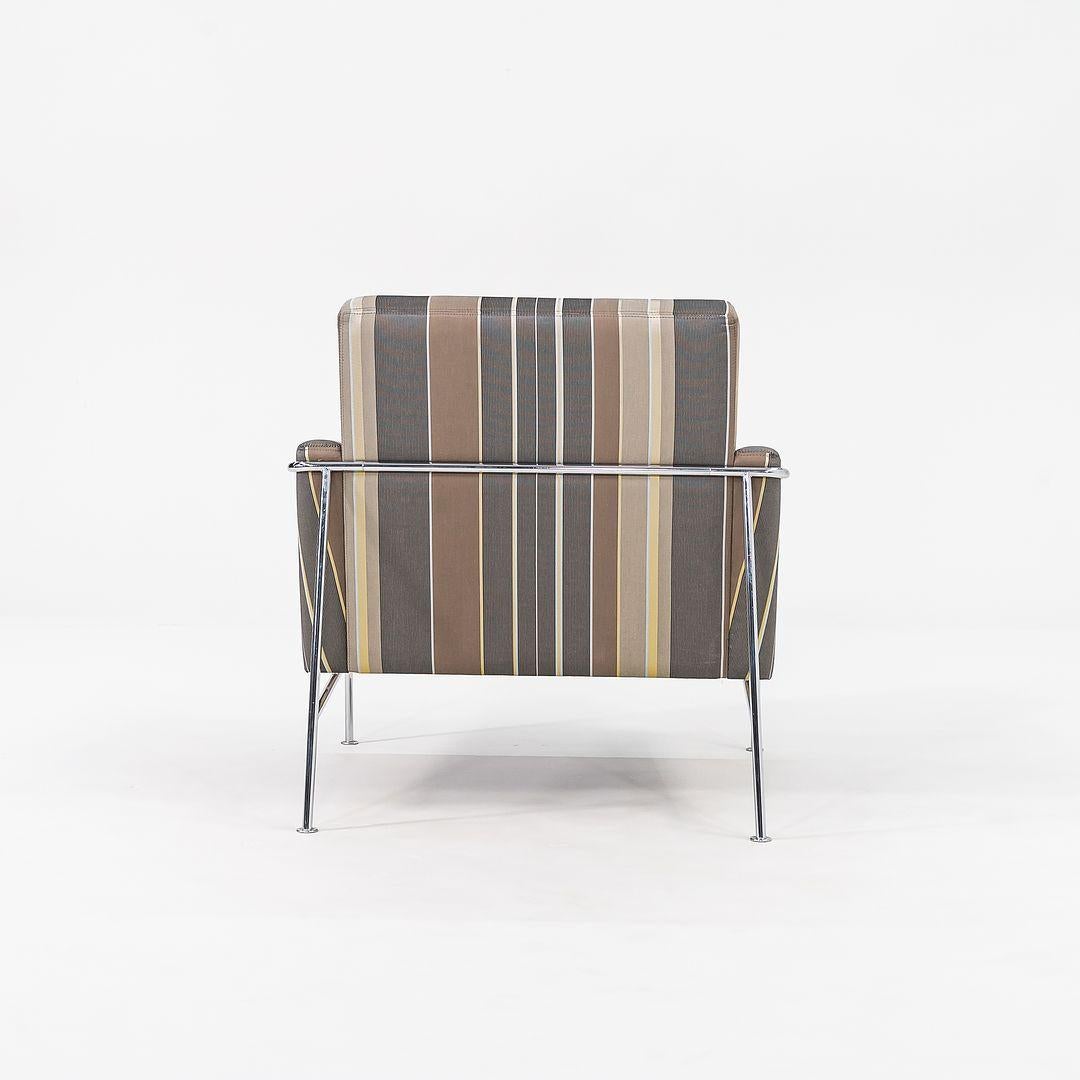 Moderne 2005 Arne Jacobsen Series 3300 Easy Lounge Chairs en tissu rayé en vente