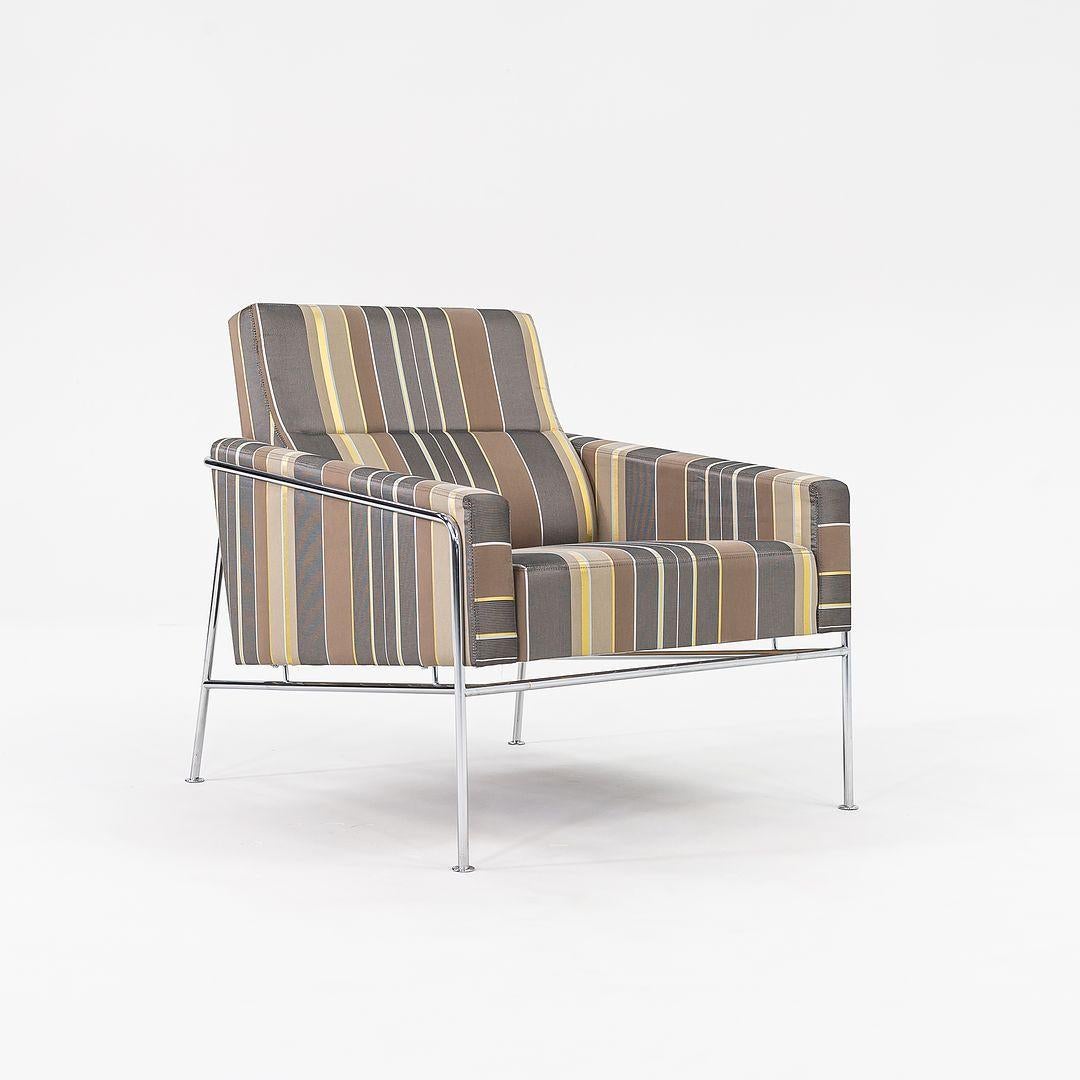 Mousse 2005 Arne Jacobsen Series 3300 Easy Lounge Chairs en tissu rayé en vente