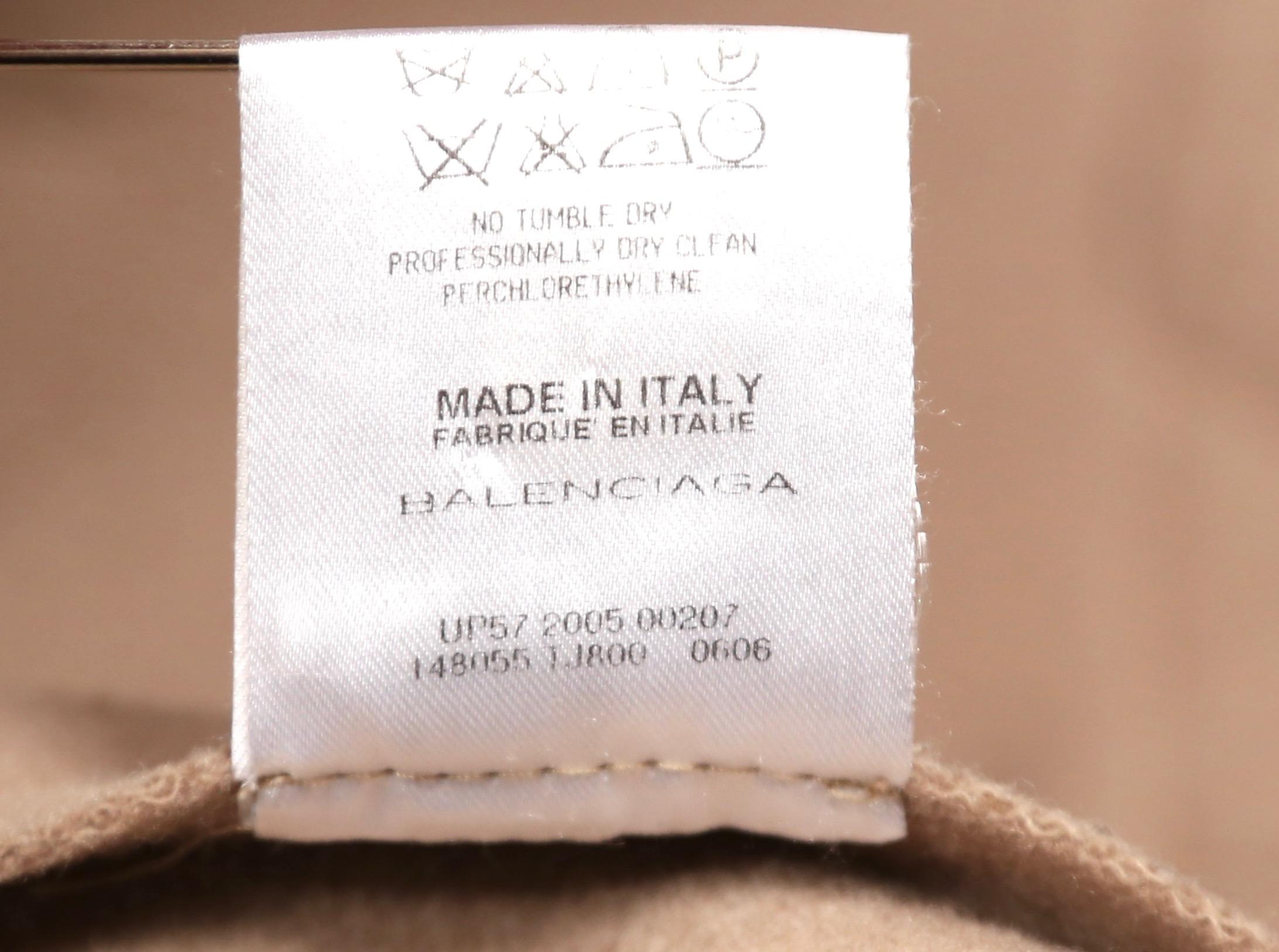 2005 BALENCIAGA by NICOLAS GHESQUIERE tan wool runway coat with toggles In Good Condition In San Fransisco, CA