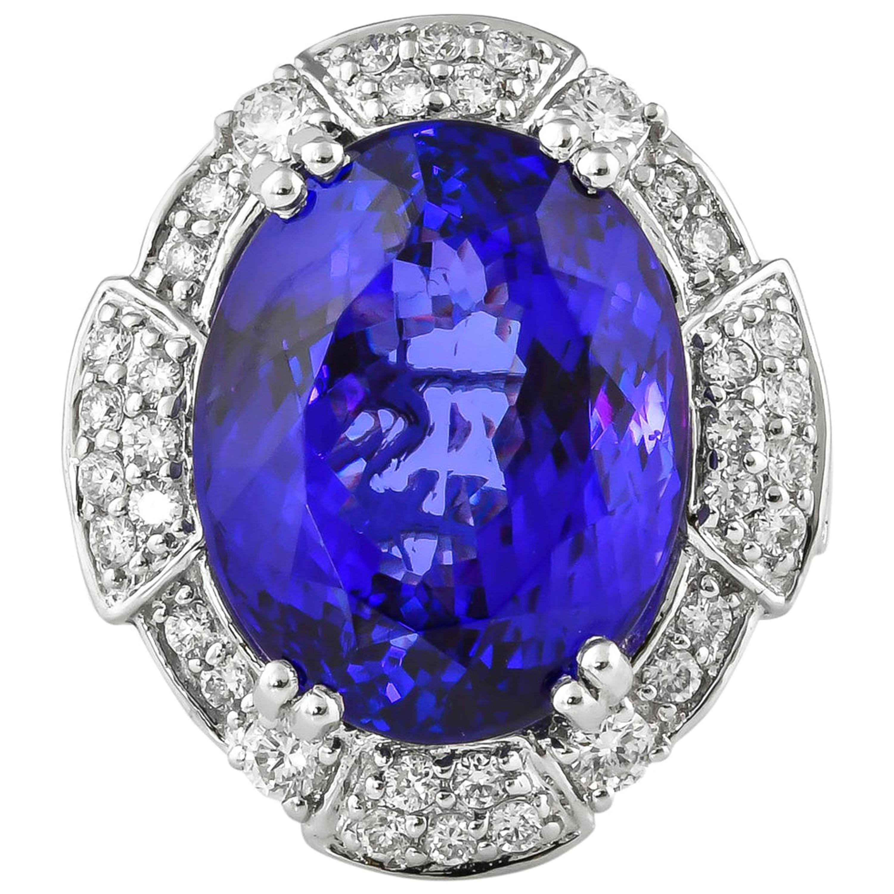 20.0 Carat Tanzanite and White Diamond Ring in 18 Karat White Gold For Sale