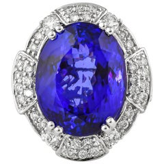 Bague en or blanc 18 carats avec tanzanite de 20,0 carats et diamants blancs