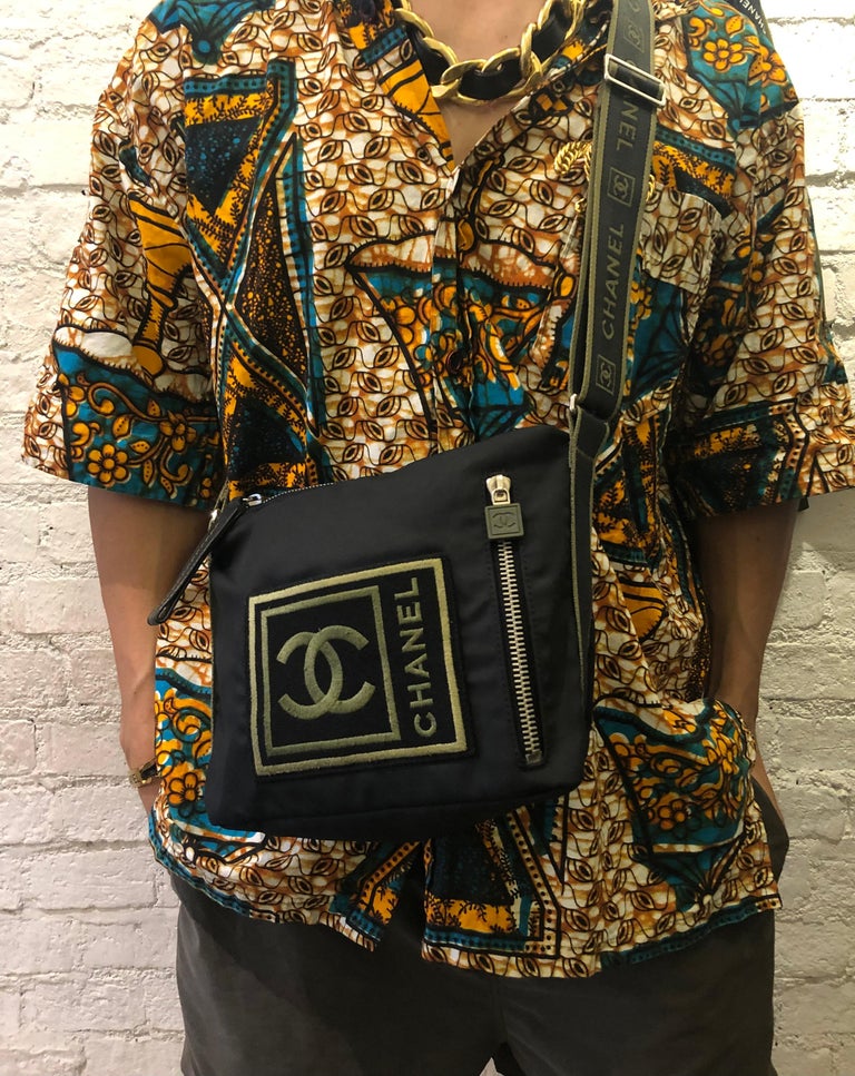 2005 CHANEL Black Nylon Sports Messenger Crossbody Bag Mens