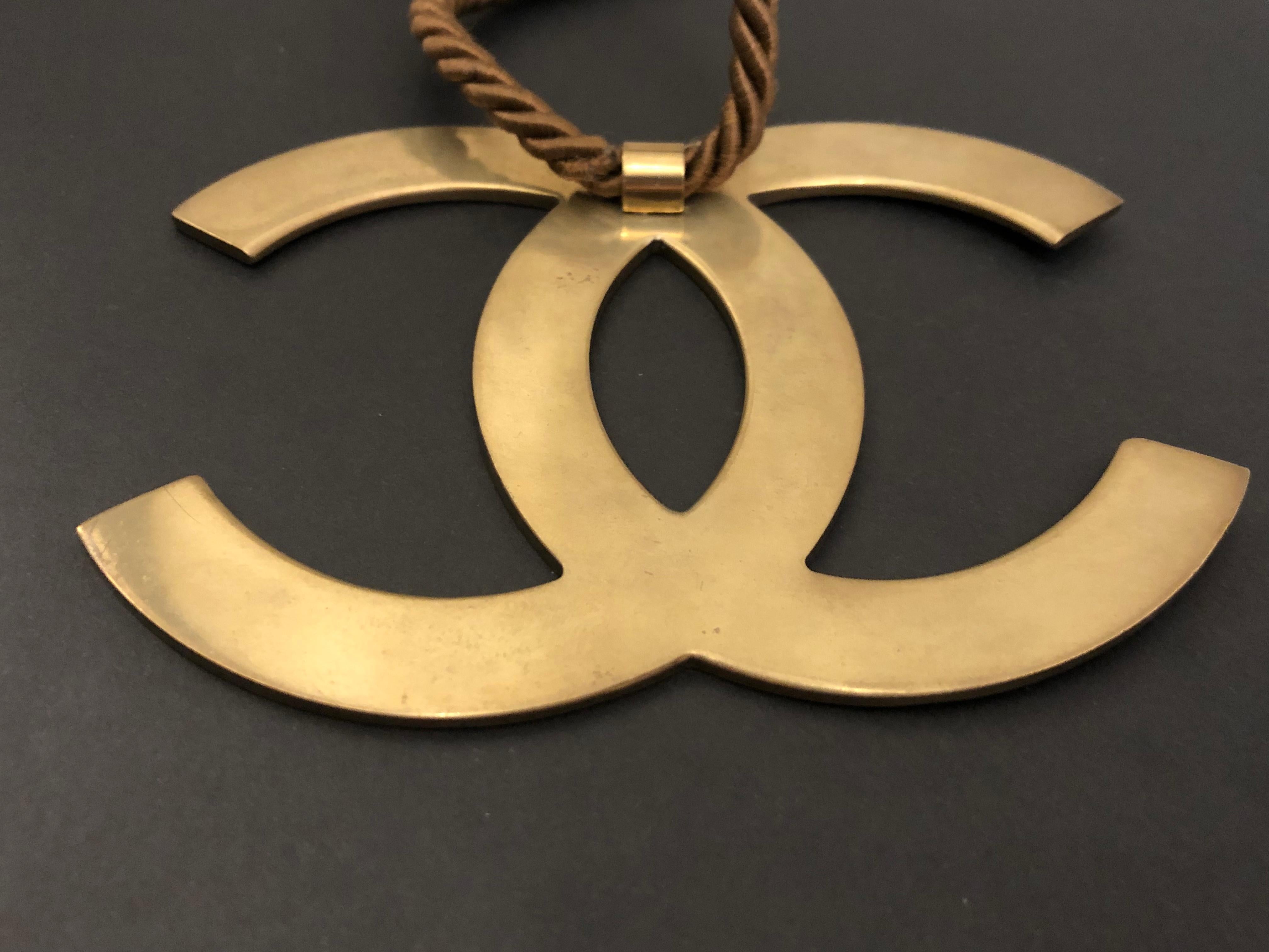 2005 CHANEL Gold Toned Massive CC Rope Necklace  In Excellent Condition In Bangkok, TH