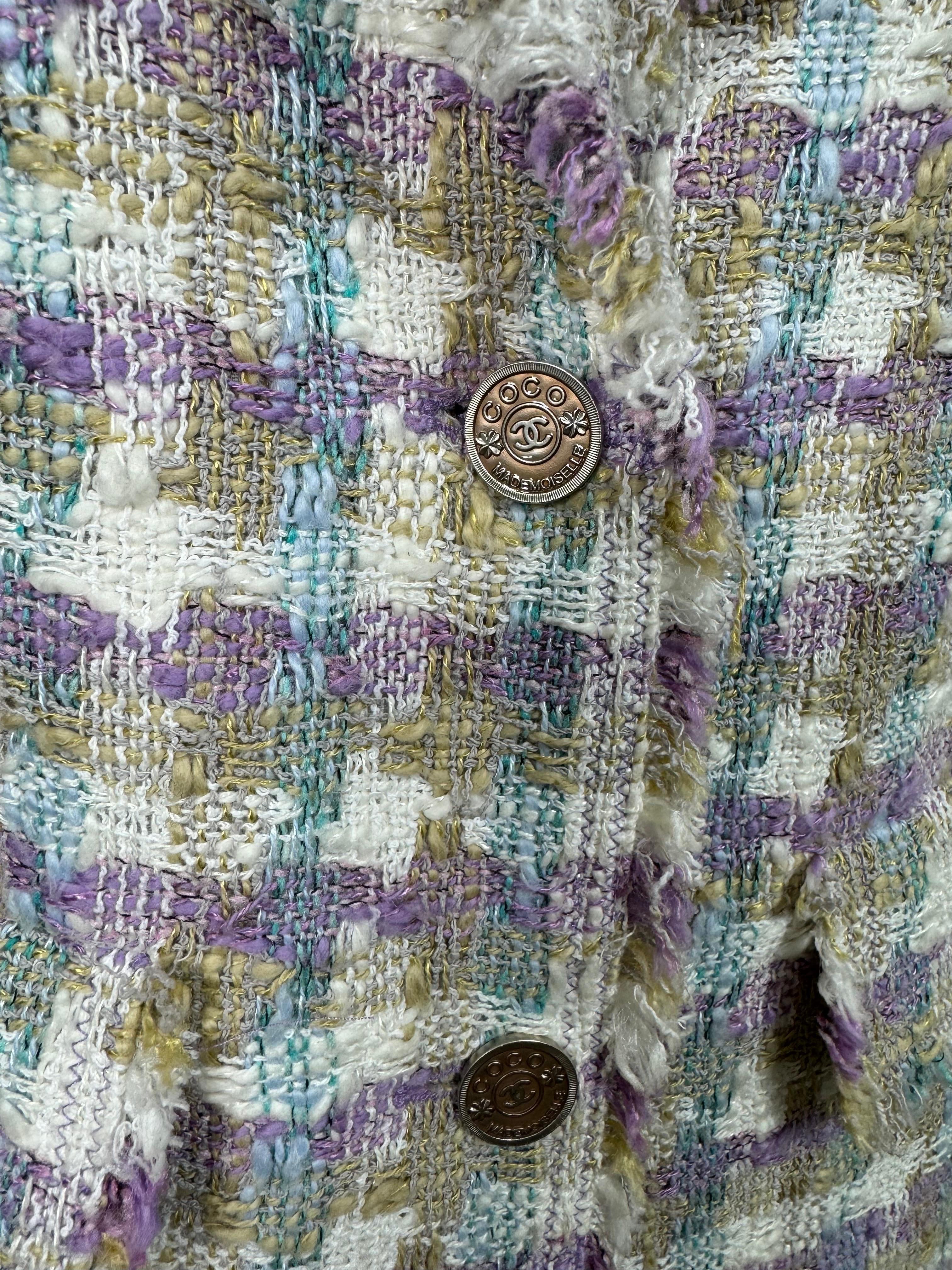 Chanel Spring 2005 Multi Pastel Tweed Single Breasted Jacket-Size 44 In Good Condition For Sale In West Palm Beach, FL