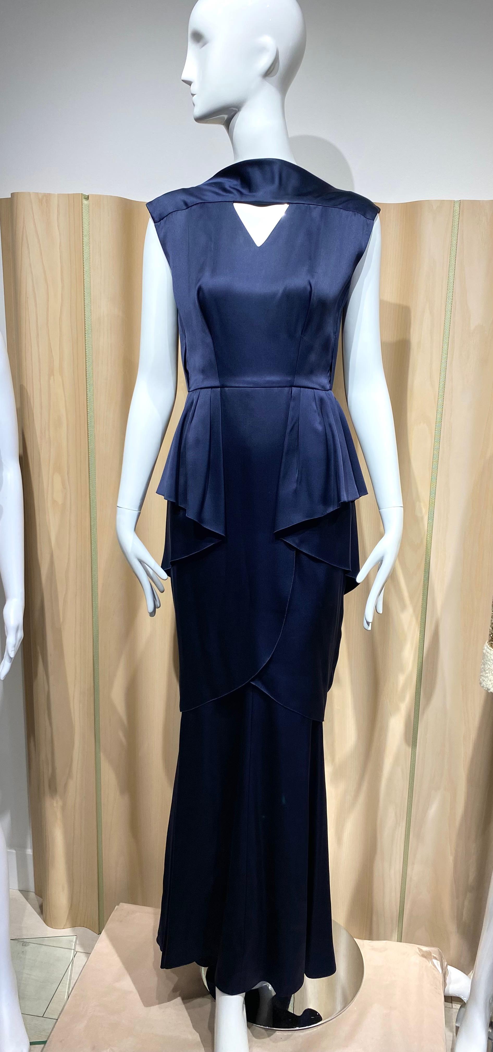 2000s CHANEL Navy Blue Silk Gown In Excellent Condition For Sale In Beverly Hills, CA