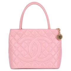 2005 Chanel Rosa gesteppte Caviar Leather Medaillon Tote