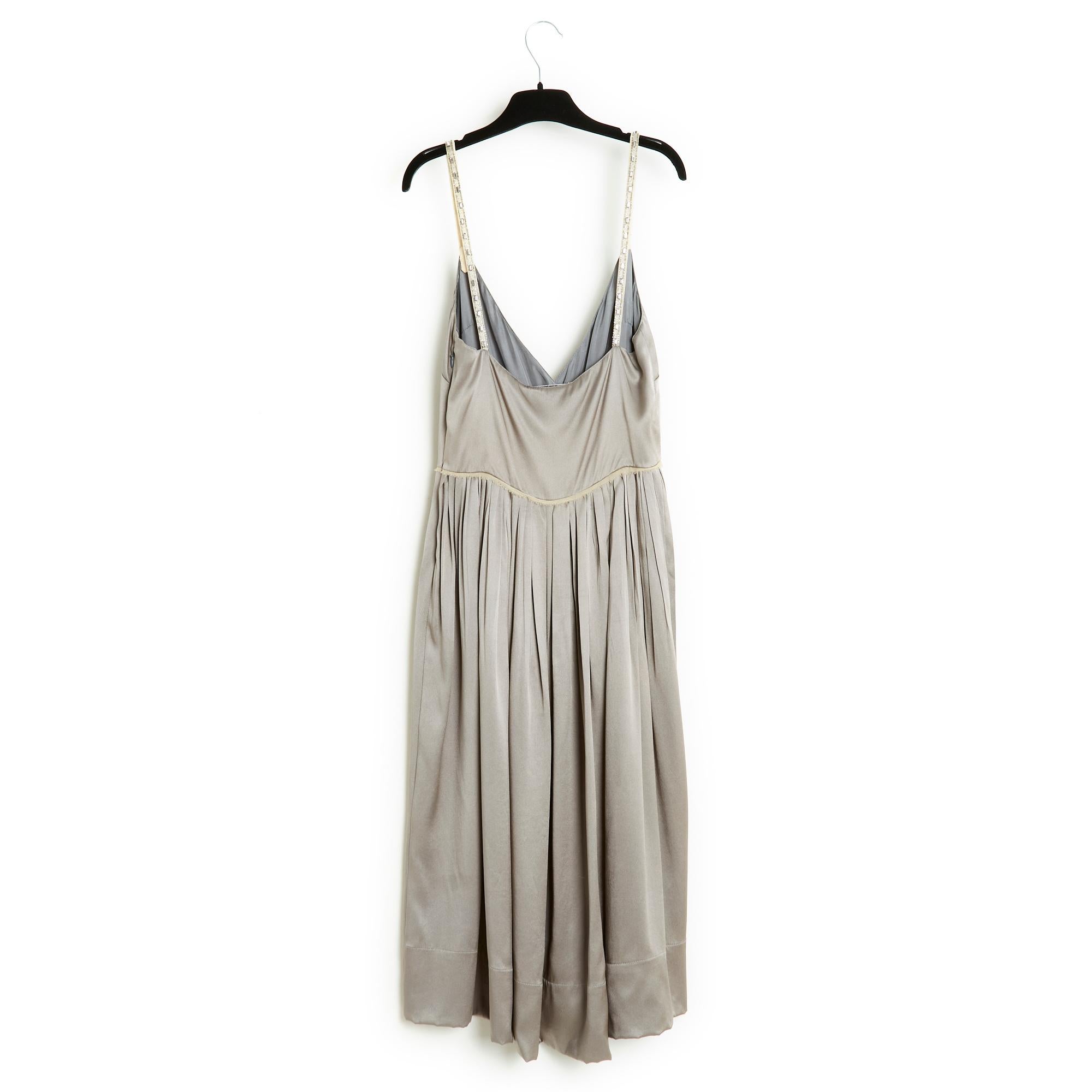 2005 Chloe by Phoebe Philo Light Gray Satin Dress FR34 For Sale 2