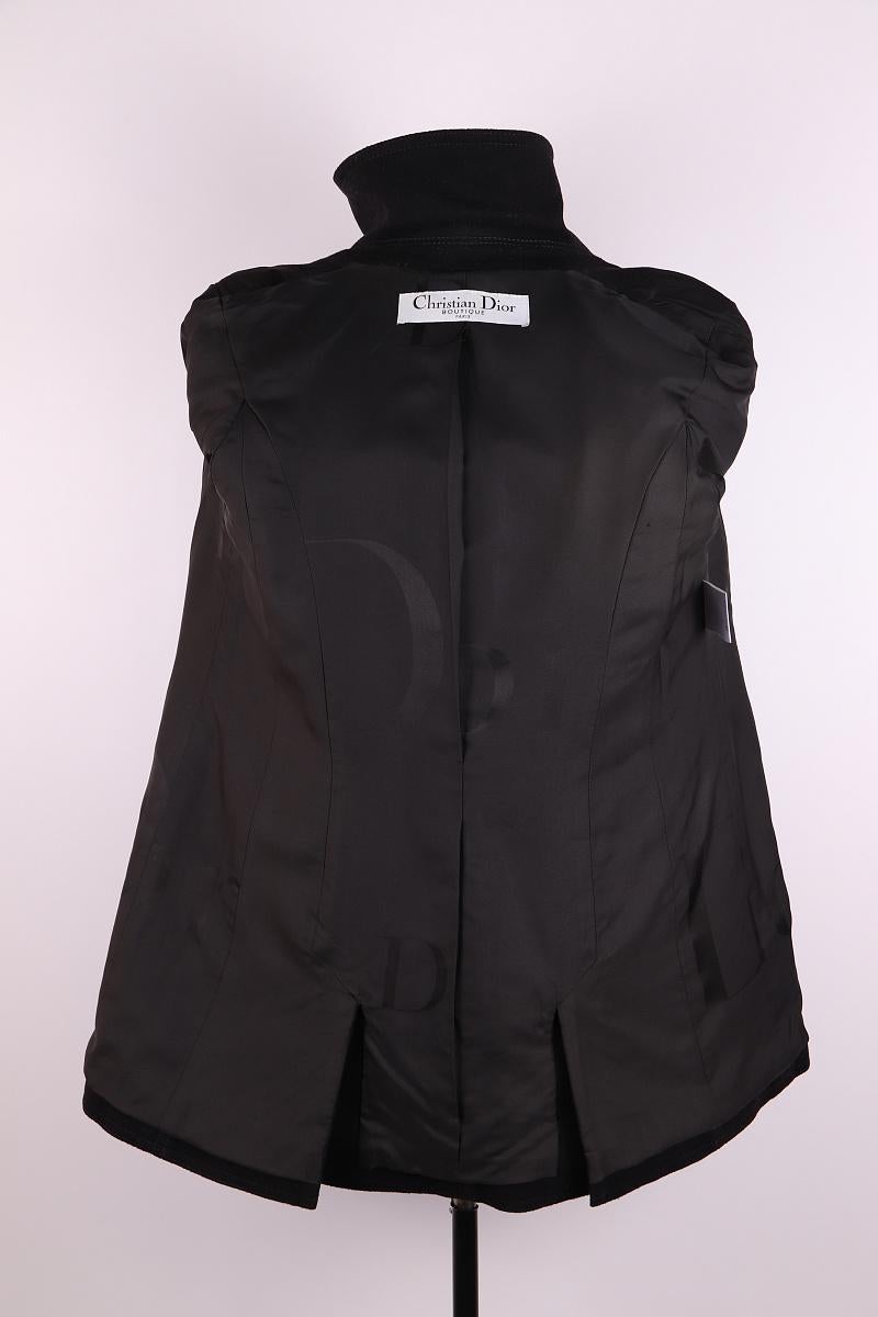 Christian Dior Manteau en laine et cachemire

Taille F 38

Épaules : 44 cm / 17.32 in
Longueur des manches : 63 cm / 24.80 in
Largeur aux aisselles : 48 cm / 18.90 in
Longueur : 73 cm

Mannequin : 84,5 cm x 62 cm x 91 cm
Mannequin : 33.35 in x 24.49