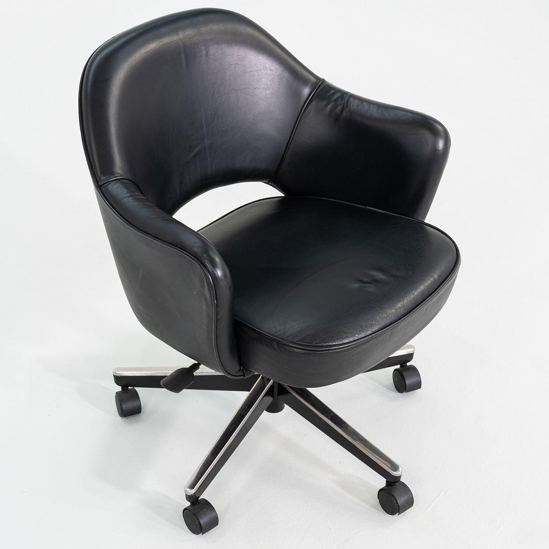 2005 Eero Saarinen für Knoll Schreibtischstuhl mit Armlehnen aus schwarzem Leder (21. Jahrhundert und zeitgenössisch) im Angebot