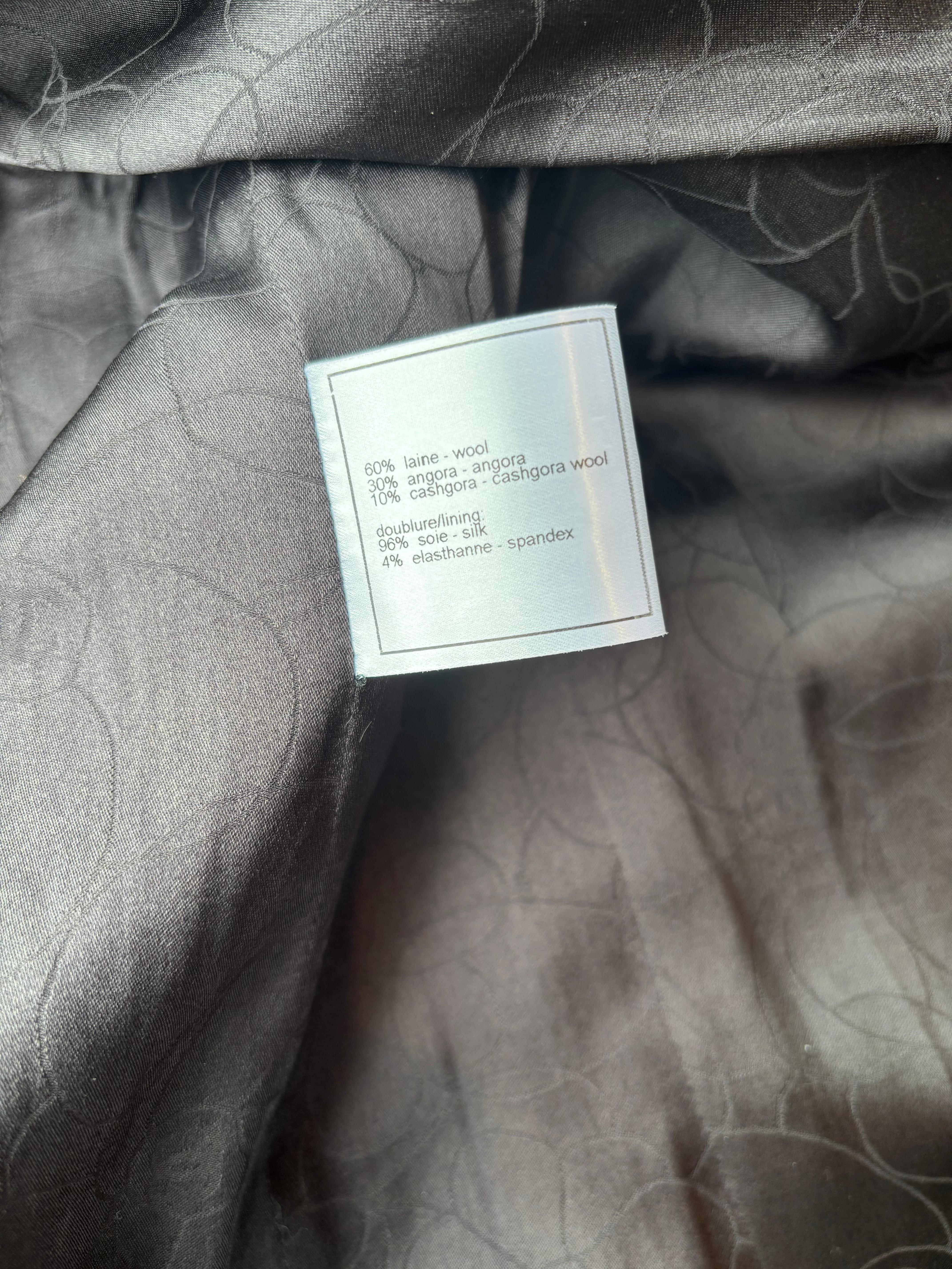 2005 (Fall) Chanel Tweed Jacket Size 38 For Sale 6