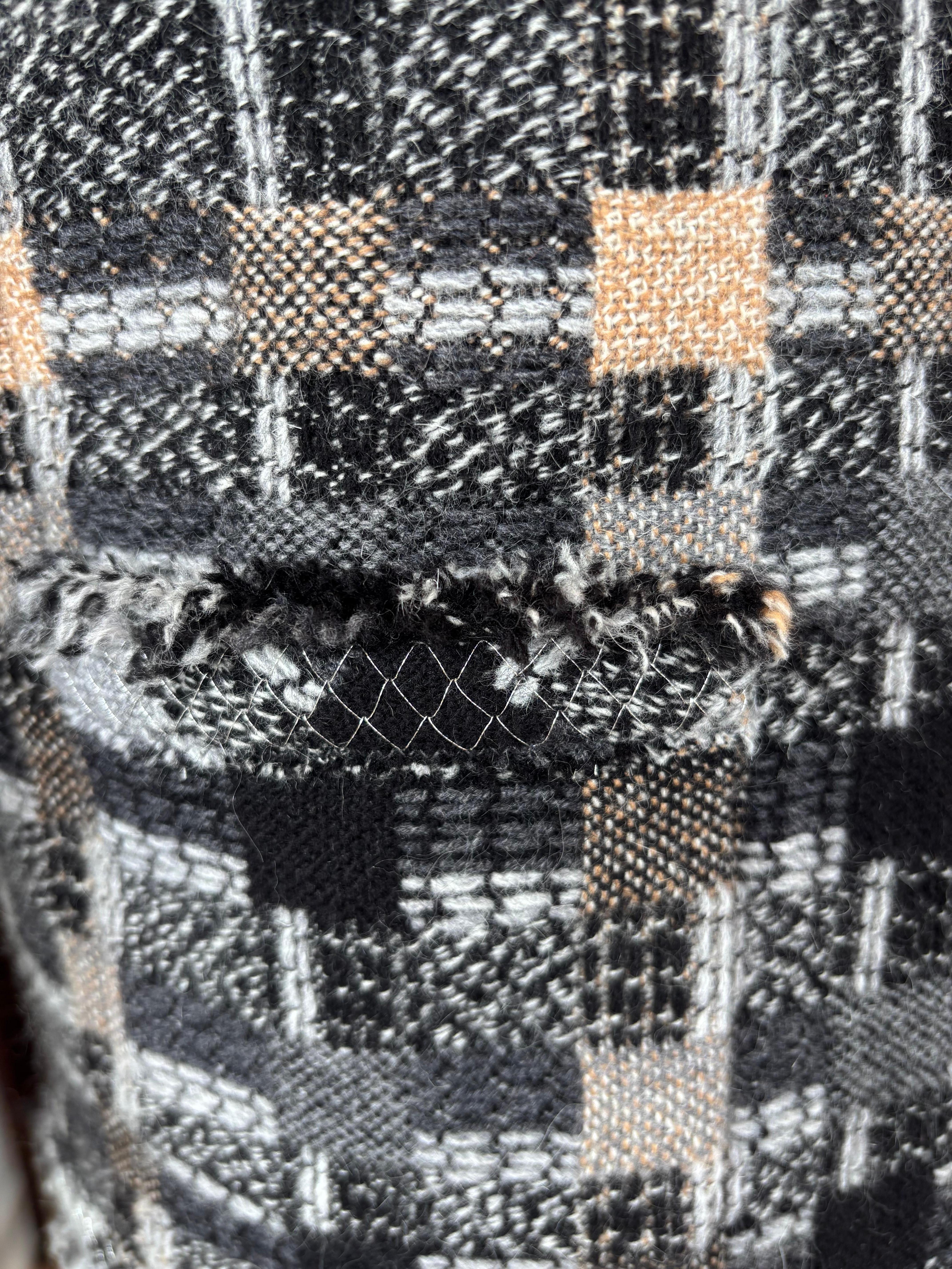 Women's 2005 (Fall) Chanel Tweed Jacket Size 38 For Sale