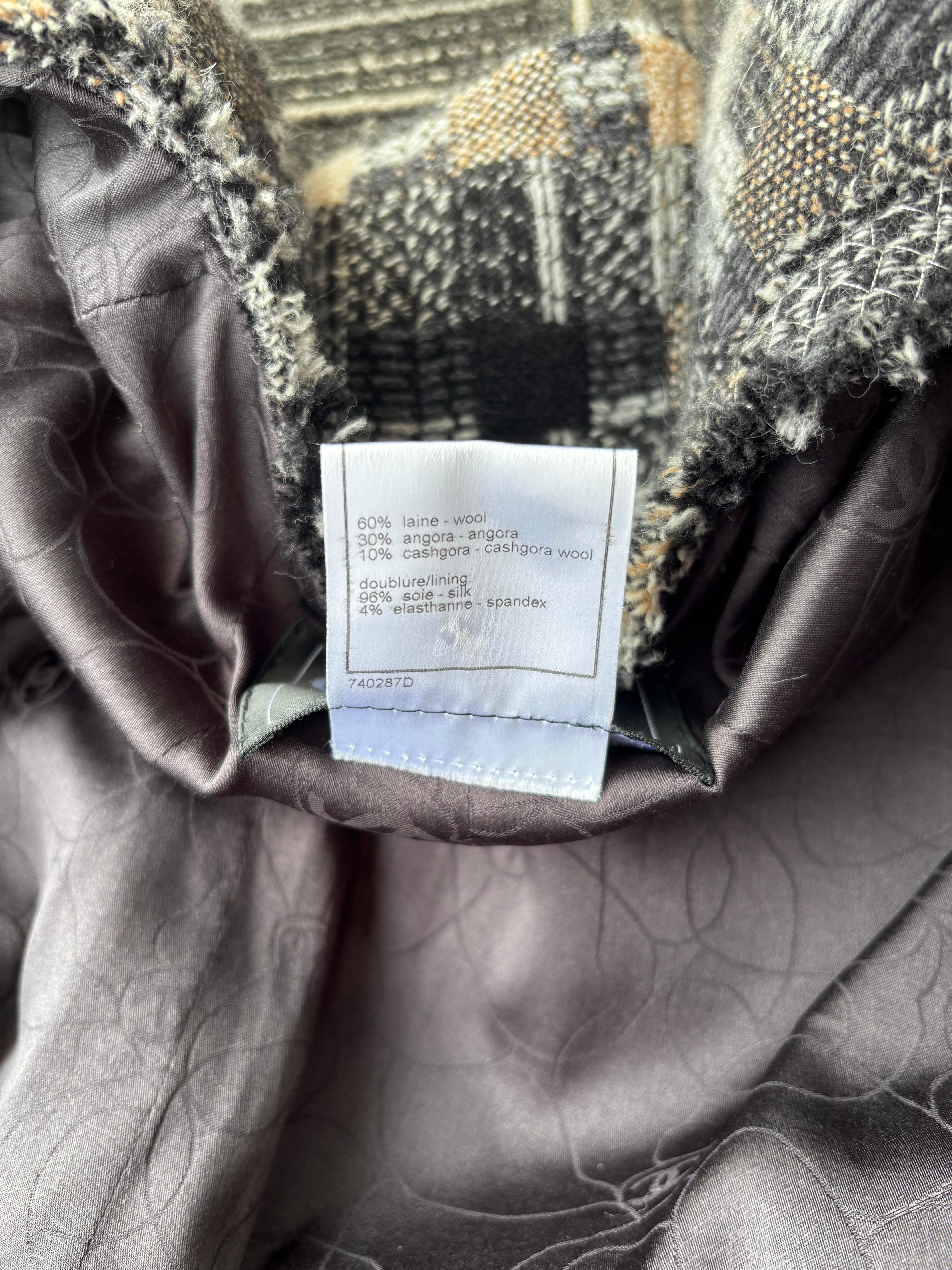 2005 (Fall) Chanel Tweed Jacket Size 38 For Sale 3